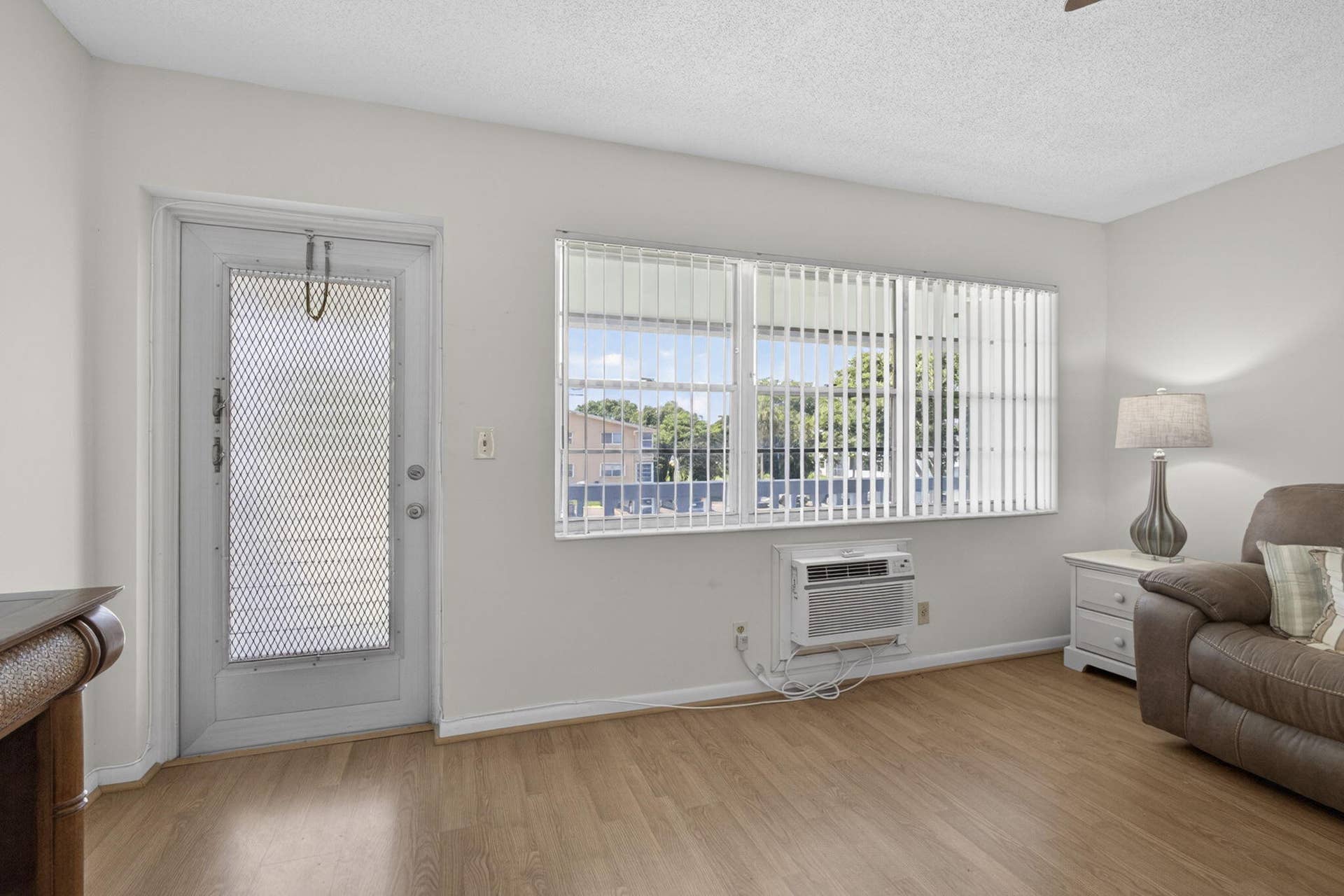 181 Bedford G, West Palm Beach, FL 33417 Newer AC wall unit