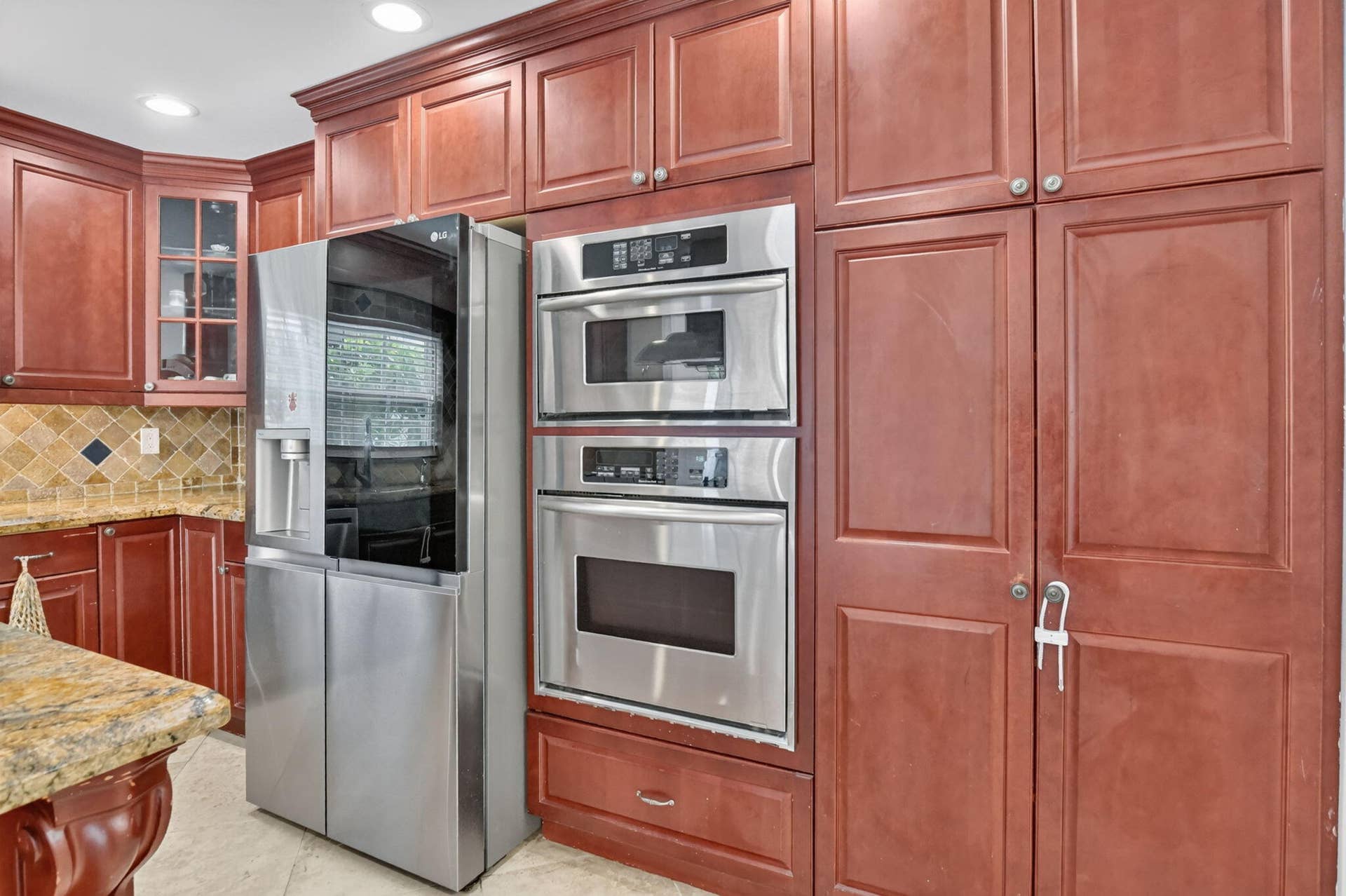 23338 La Vida Way, Boca Raton, FL 33433 Kitchen