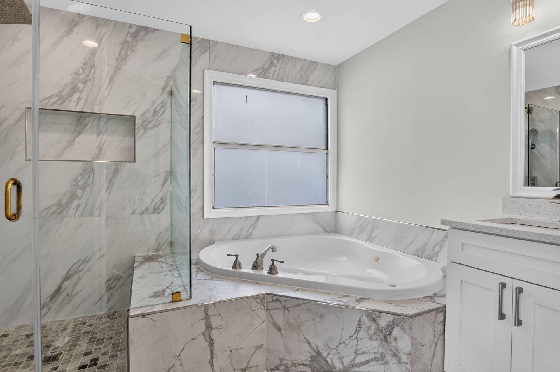 23338 La Vida Way, Boca Raton, FL 33433 Primary Bathroom
