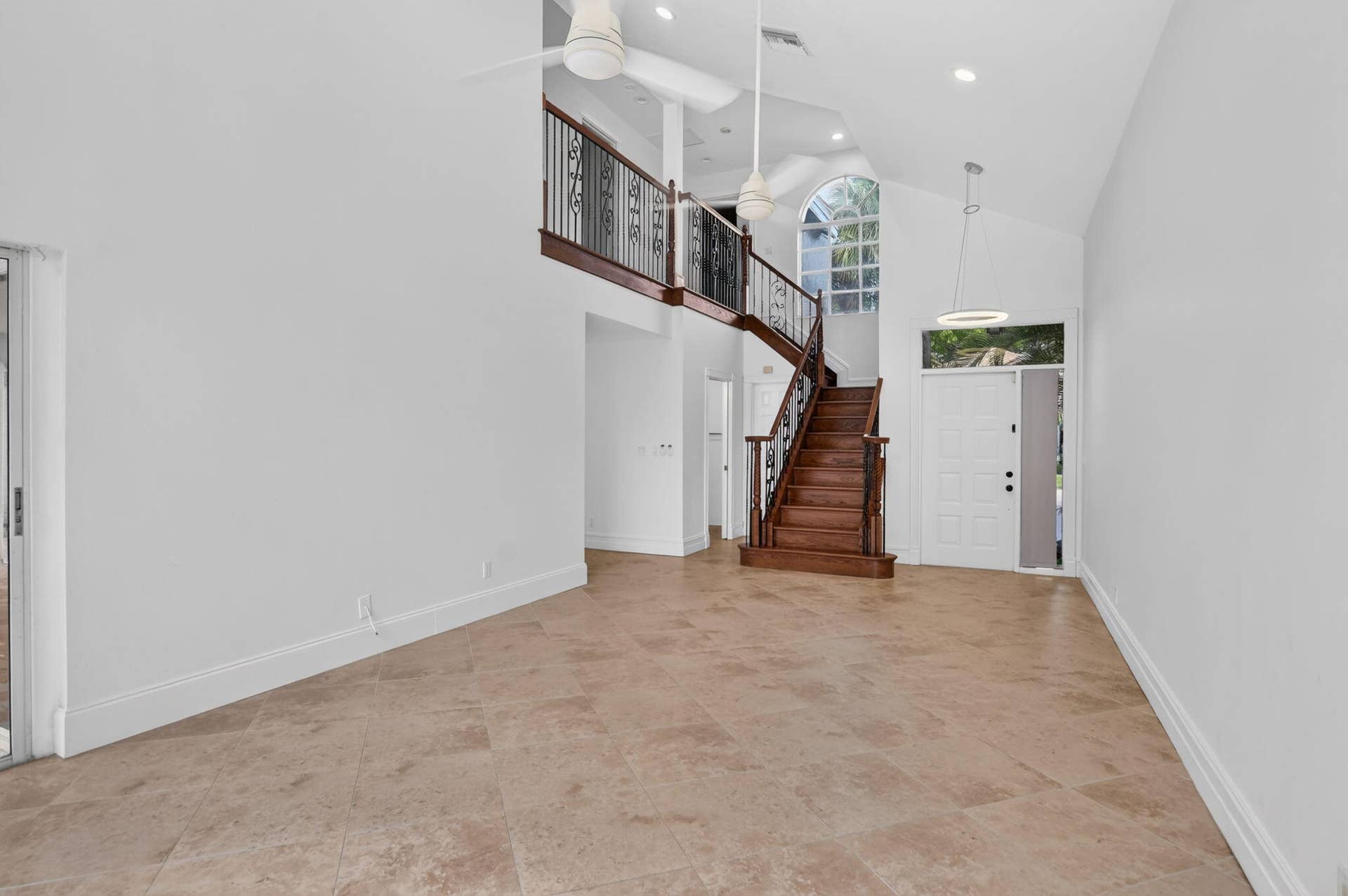 23338 La Vida Way, Boca Raton, FL 33433 Living Room