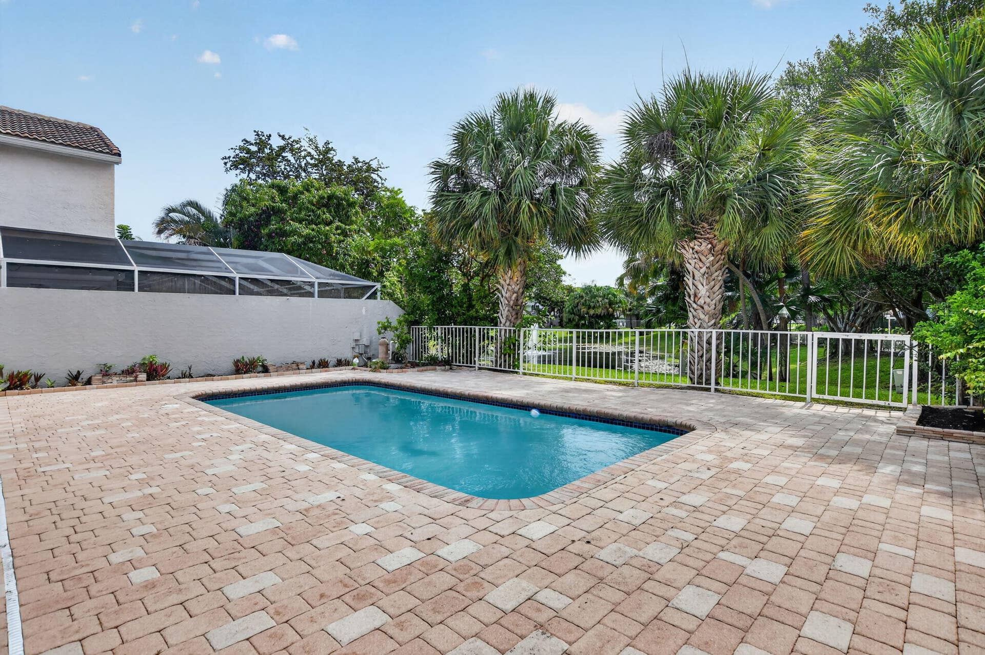 23338 La Vida Way, Boca Raton, FL 33433 Pool/Patio
