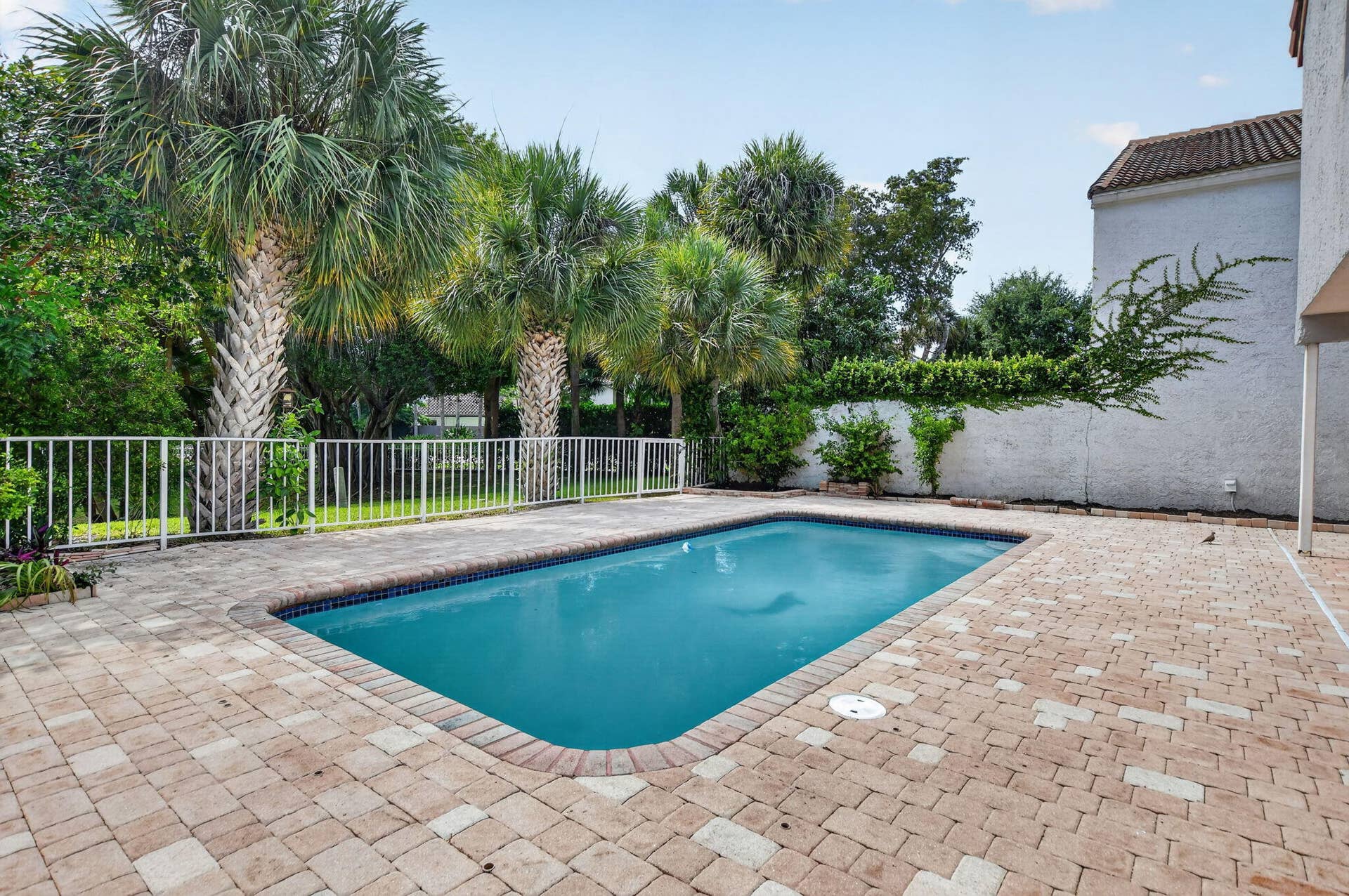 23338 La Vida Way, Boca Raton, FL 33433 Pool/Patio