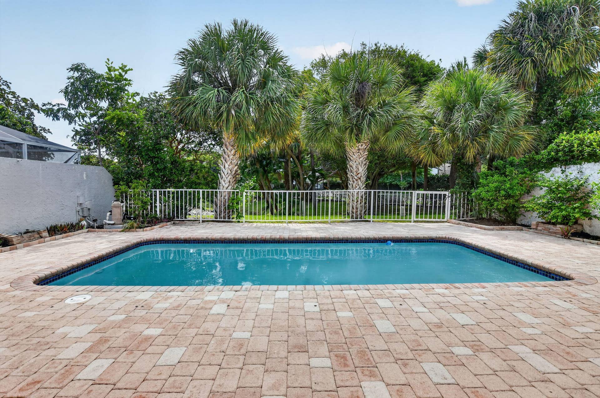 23338 La Vida Way, Boca Raton, FL 33433 Pool/Patio