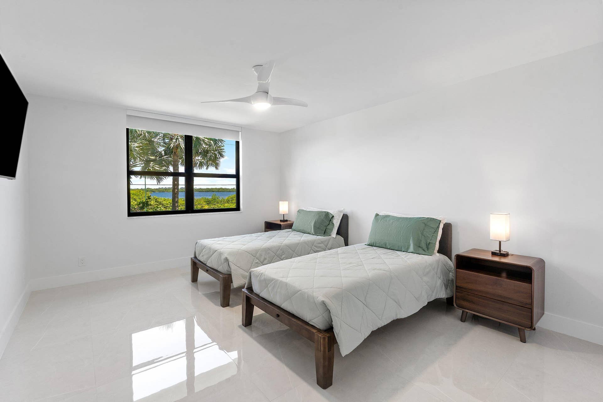5480 N Ocean Drive, #B1c, Singer Island, Singer Island, FL 33404 Guest Bedroom w/ Twin Beds