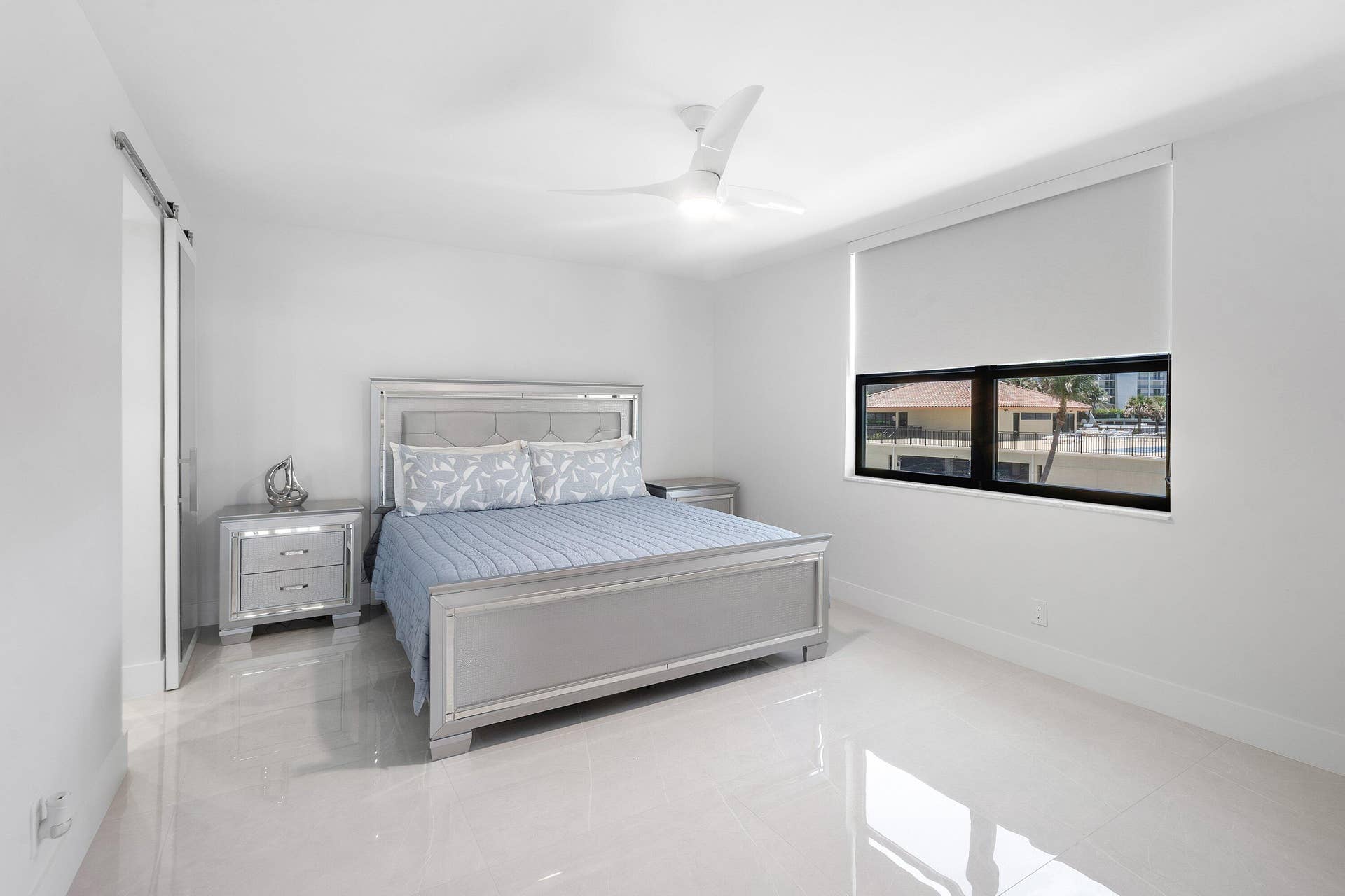 5480 N Ocean Drive, #B1c, Singer Island, Singer Island, FL 33404 Primary Bedroom w/ King Bed