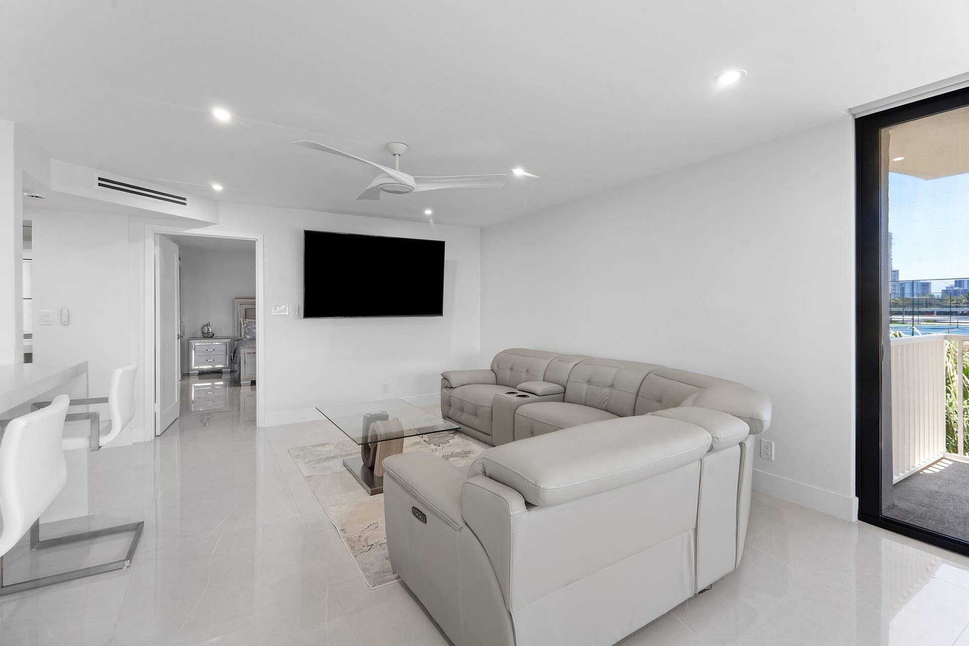 5480 N Ocean Drive, #B1c, Singer Island, Singer Island, FL 33404 Family Room w/ LEDs & Ceiling Fan