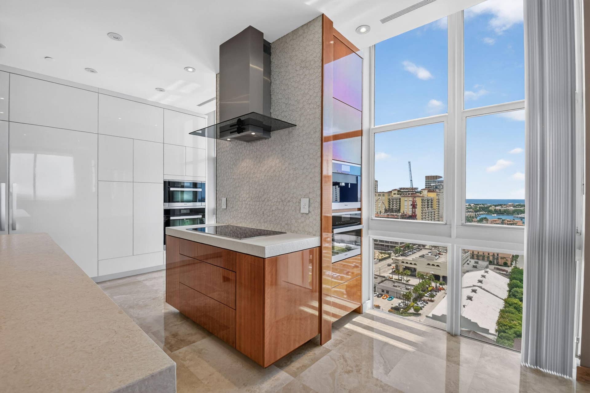 550 Okeechobee Boulevard, #Lph-23, West Palm Beach, FL 33401 026