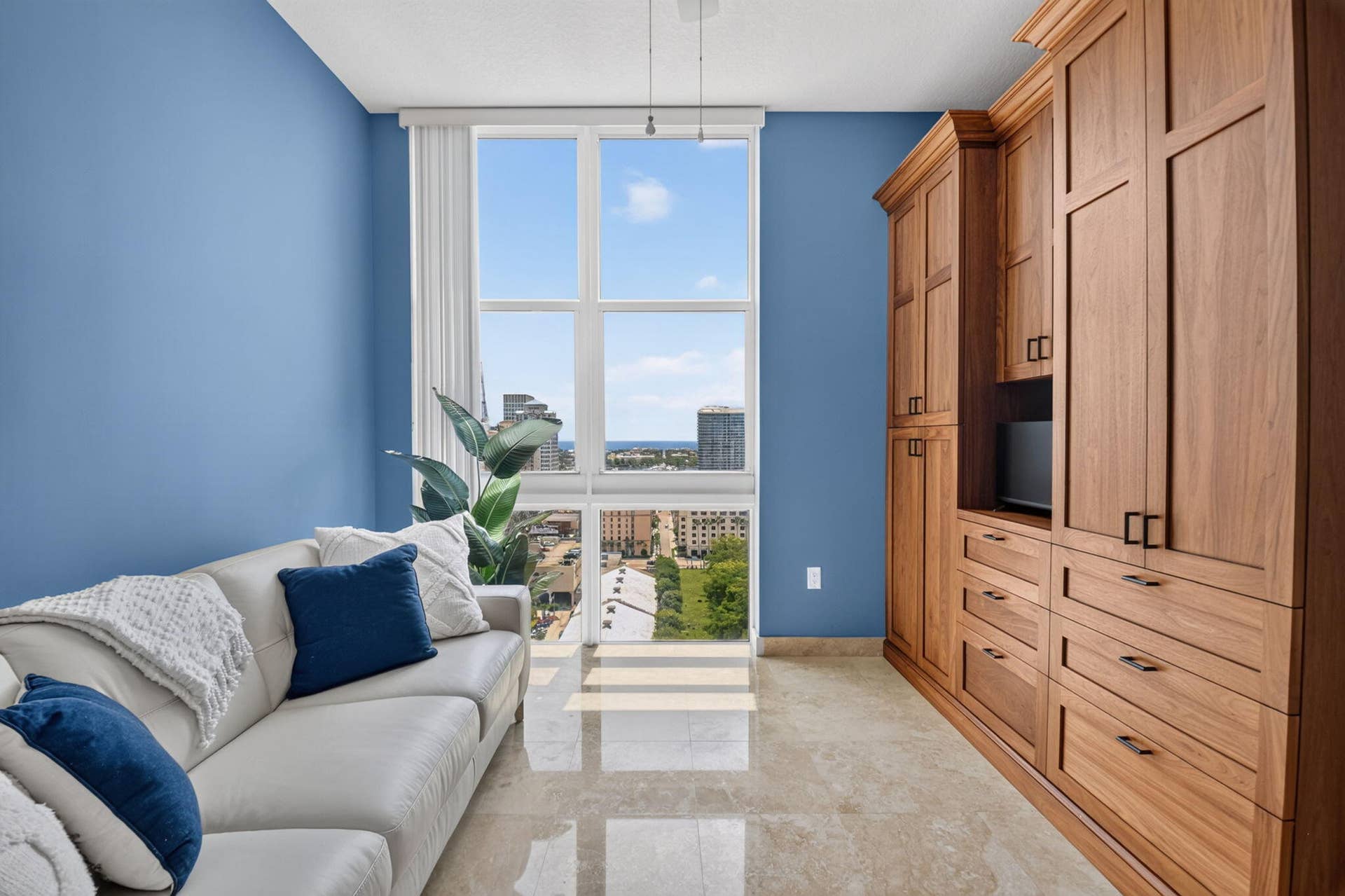 550 Okeechobee Boulevard, #Lph-23, West Palm Beach, FL 33401 040