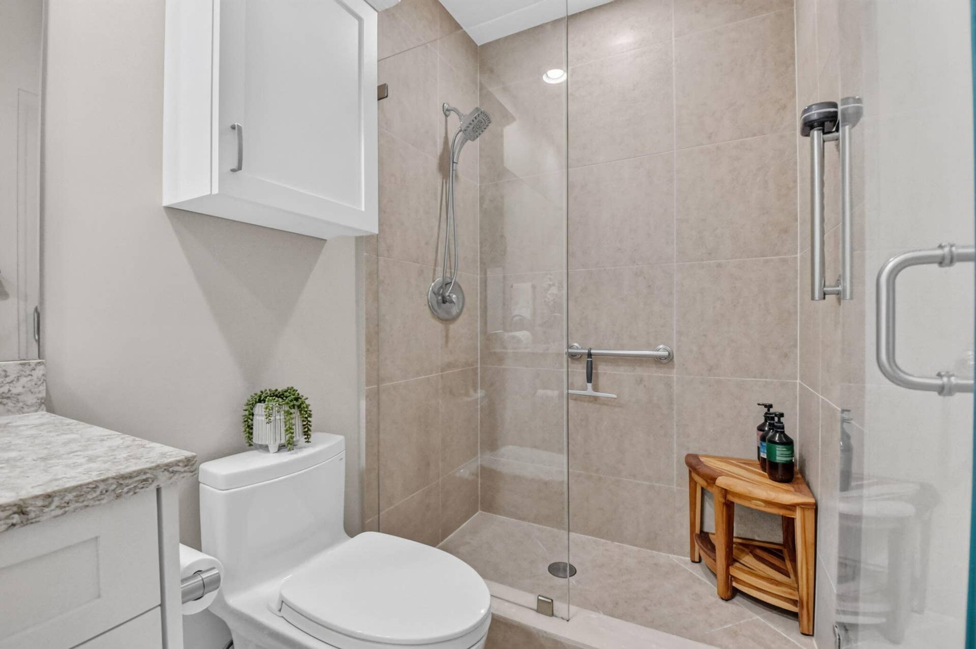 550 Okeechobee Boulevard, #Lph-23, West Palm Beach, FL 33401 043