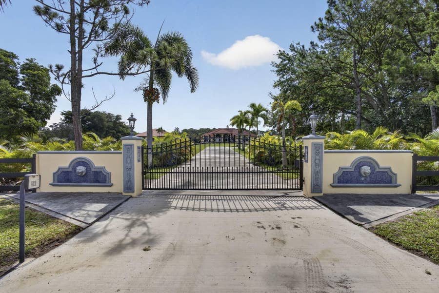 Property photo for 2564 Deer Run Trail, Loxahatchee, FL