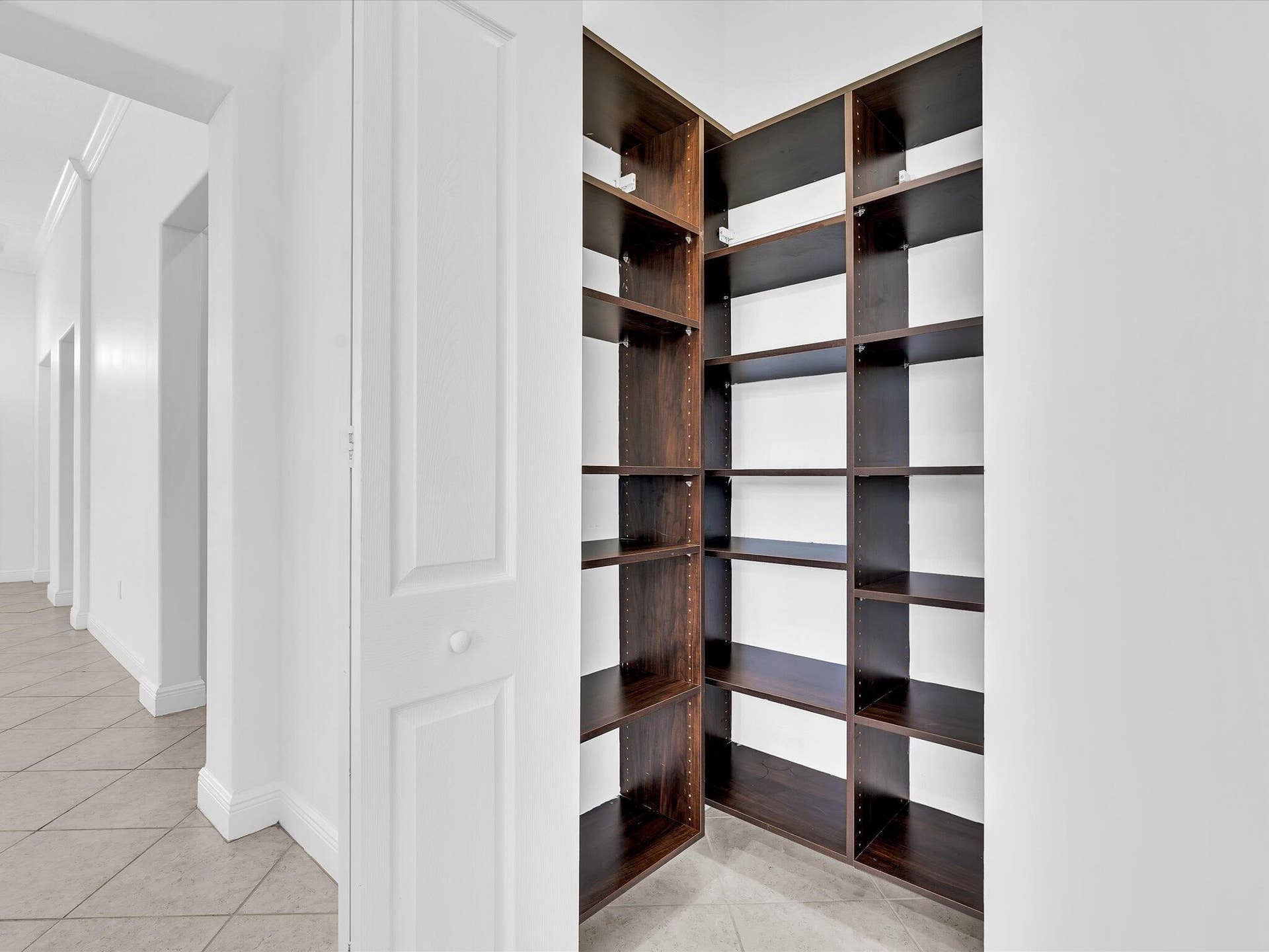 2680 NW 84th Way, Cooper City, FL 33024 Pantry