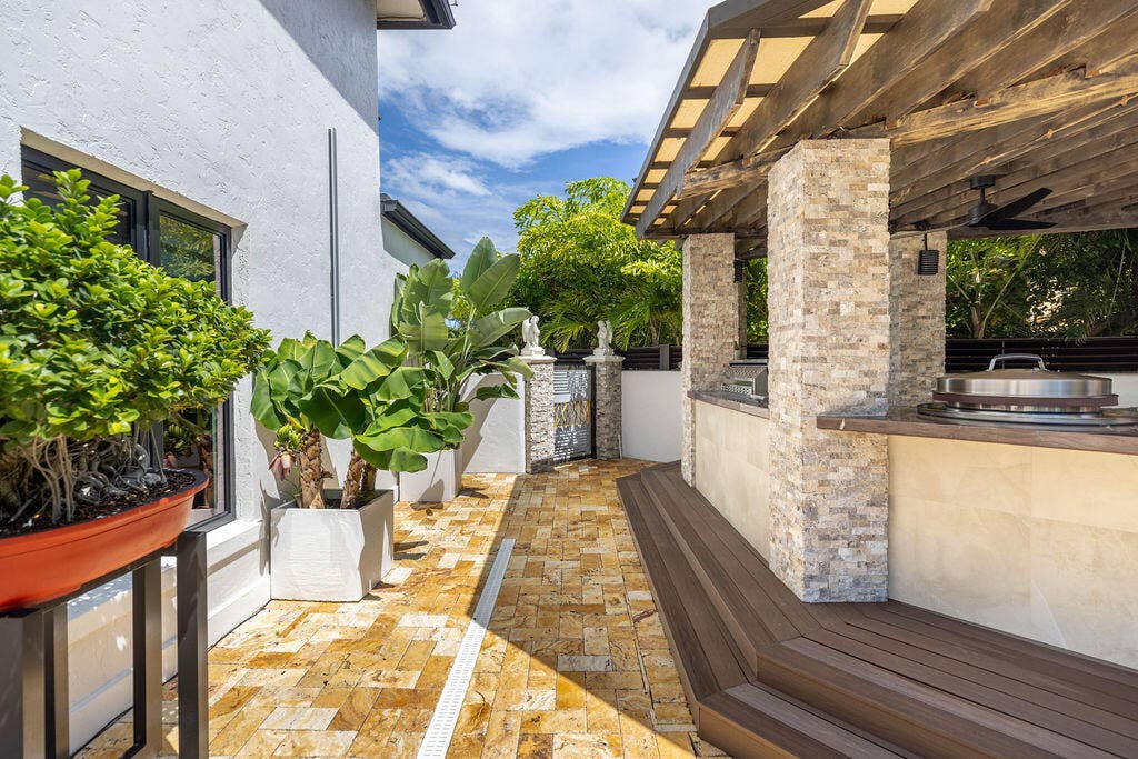 290 NW 6th Street, Boca Raton