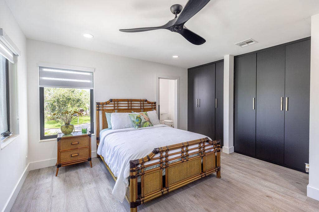 290 NW 6th Street, Boca Raton