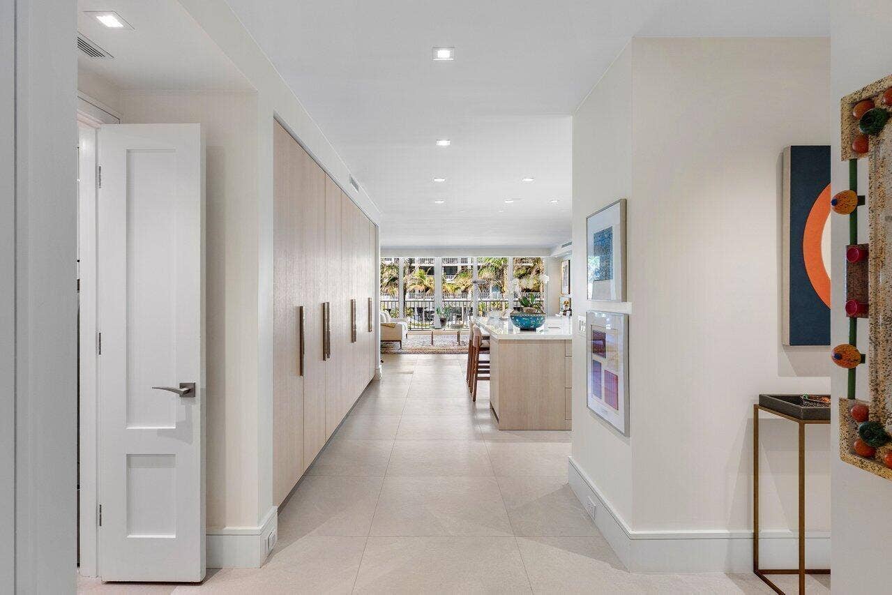 2000 S Ocean Boulevard, #103, Palm Beach, FL 33480 Entry Foyer
