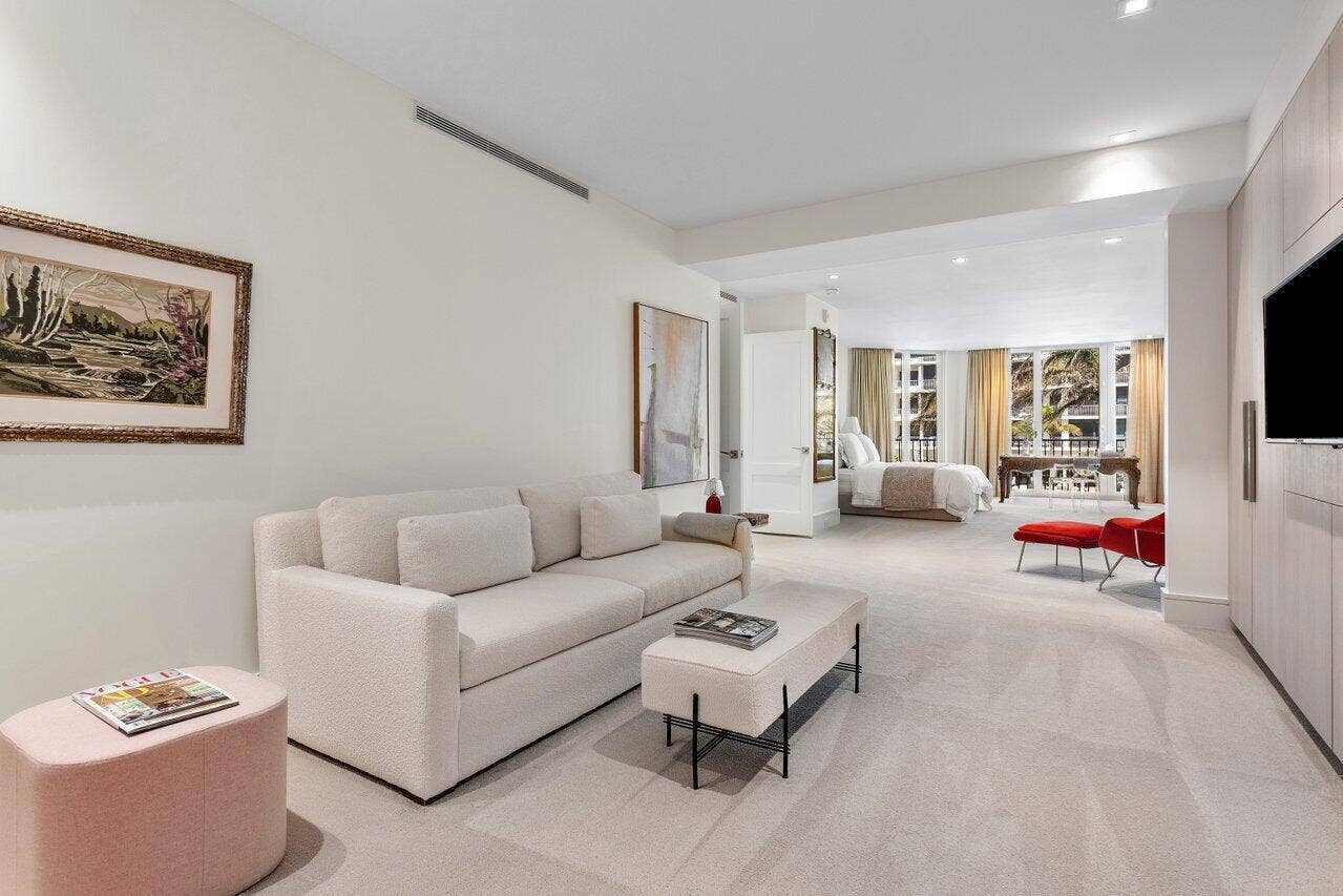 2000 S Ocean Boulevard, #103, Palm Beach, FL 33480 Sitting Room