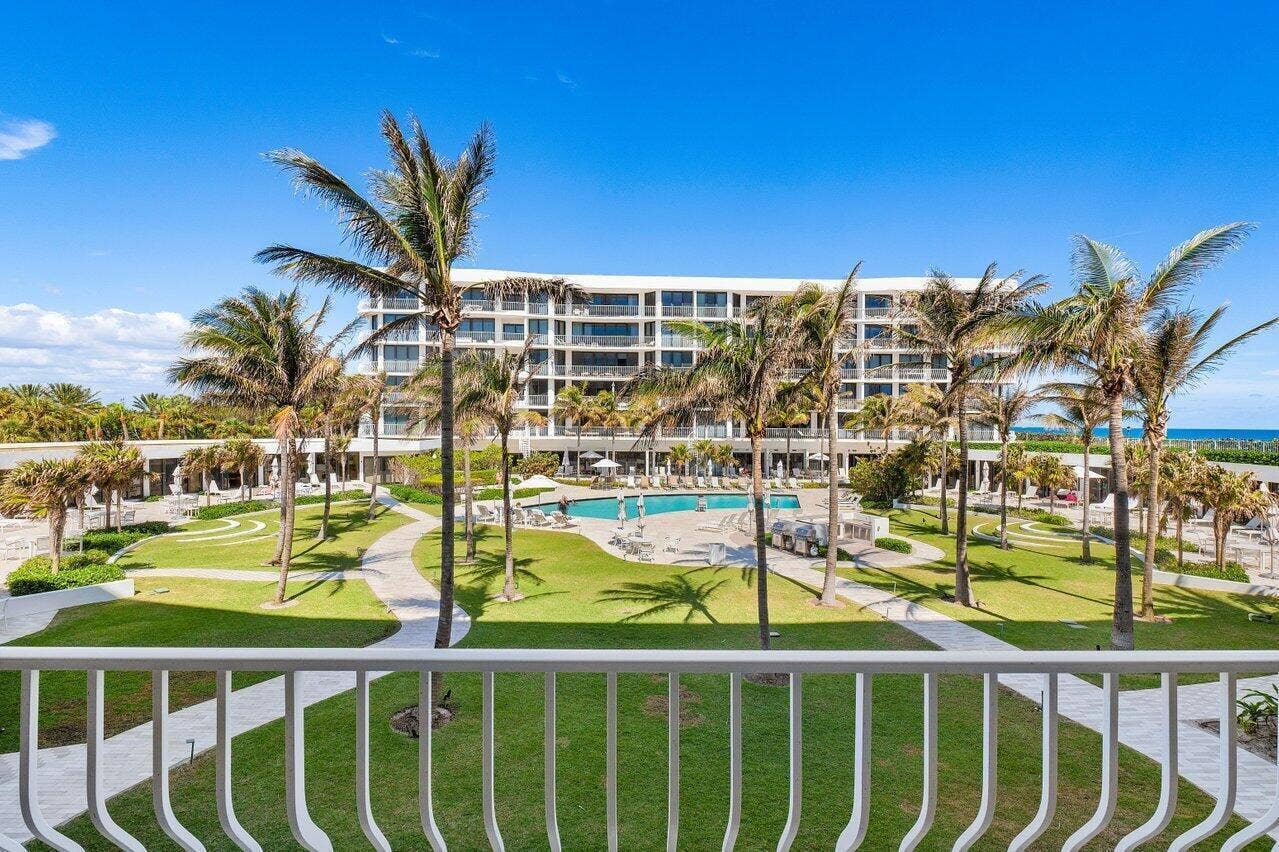 2000 S Ocean Boulevard, #103, Palm Beach, FL 33480 Pool & BBQ Area