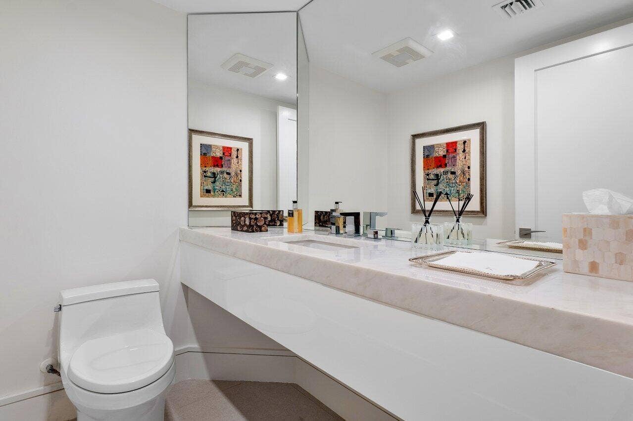 2000 S Ocean Boulevard, #103, Palm Beach, FL 33480 Powder Room
