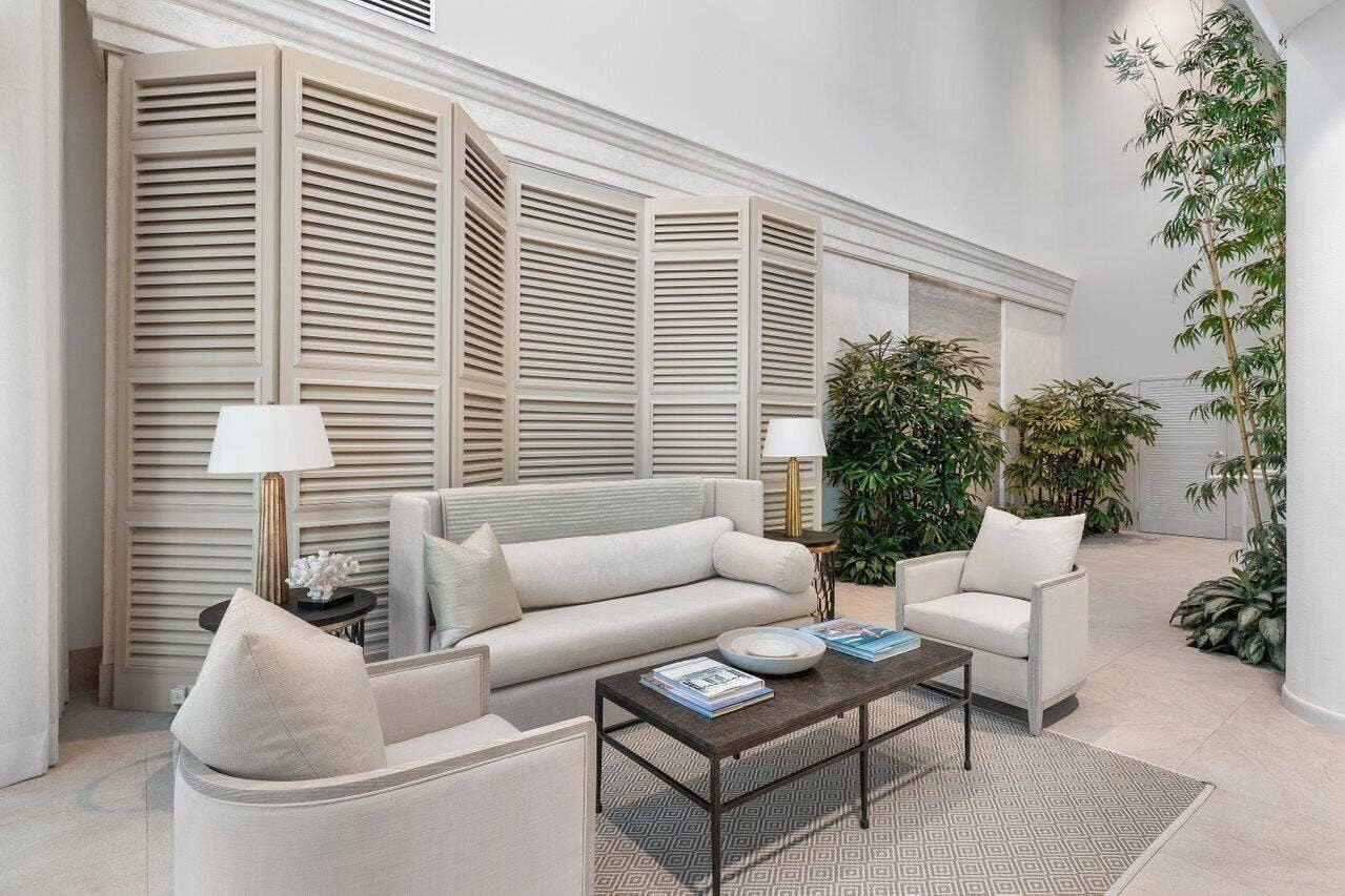 2000 S Ocean Boulevard, #103, Palm Beach, FL 33480 Lobby Seating