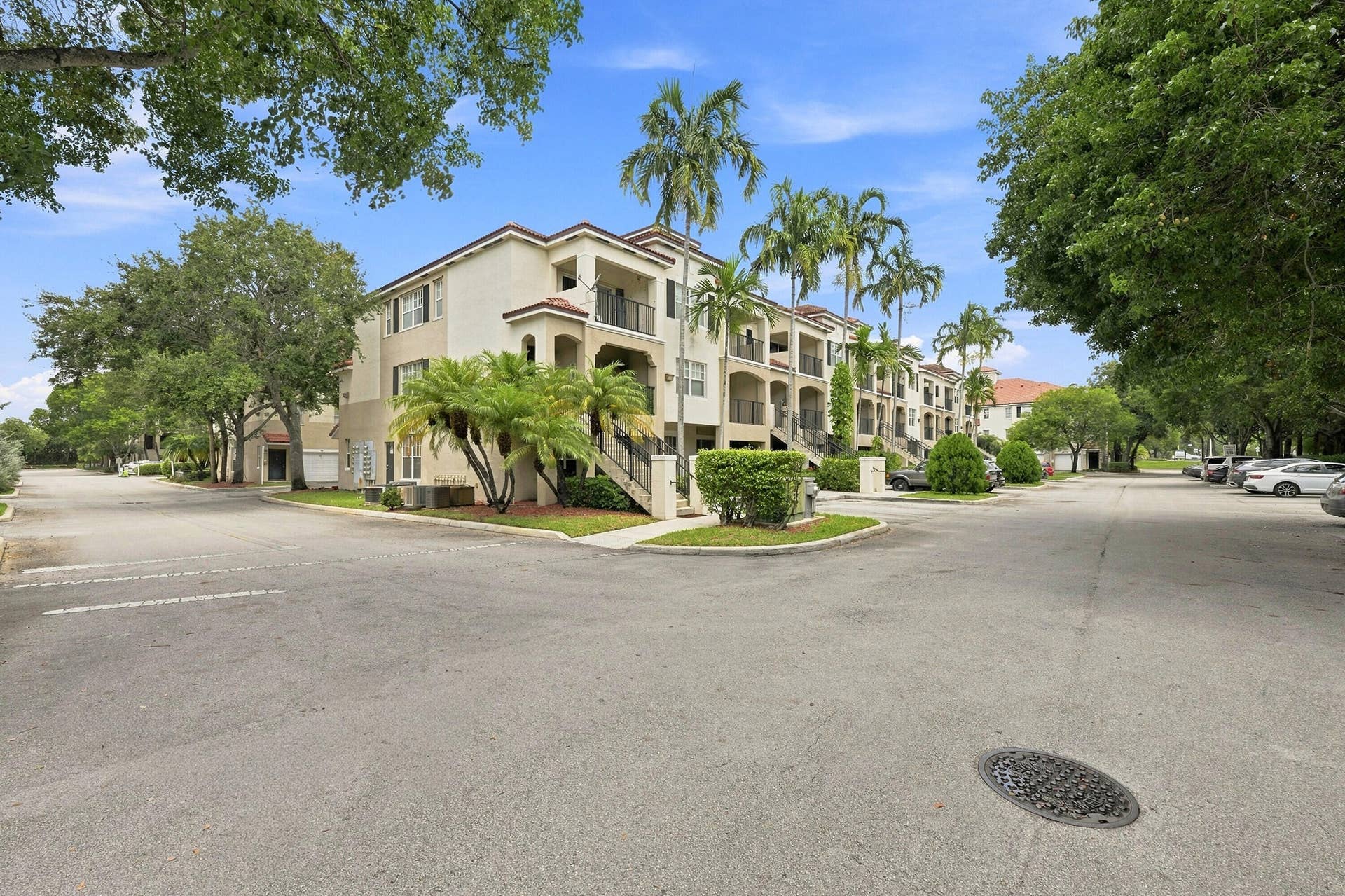 5860 W Sample Road, #307, Coral Springs, FL 33067 04_property exterior