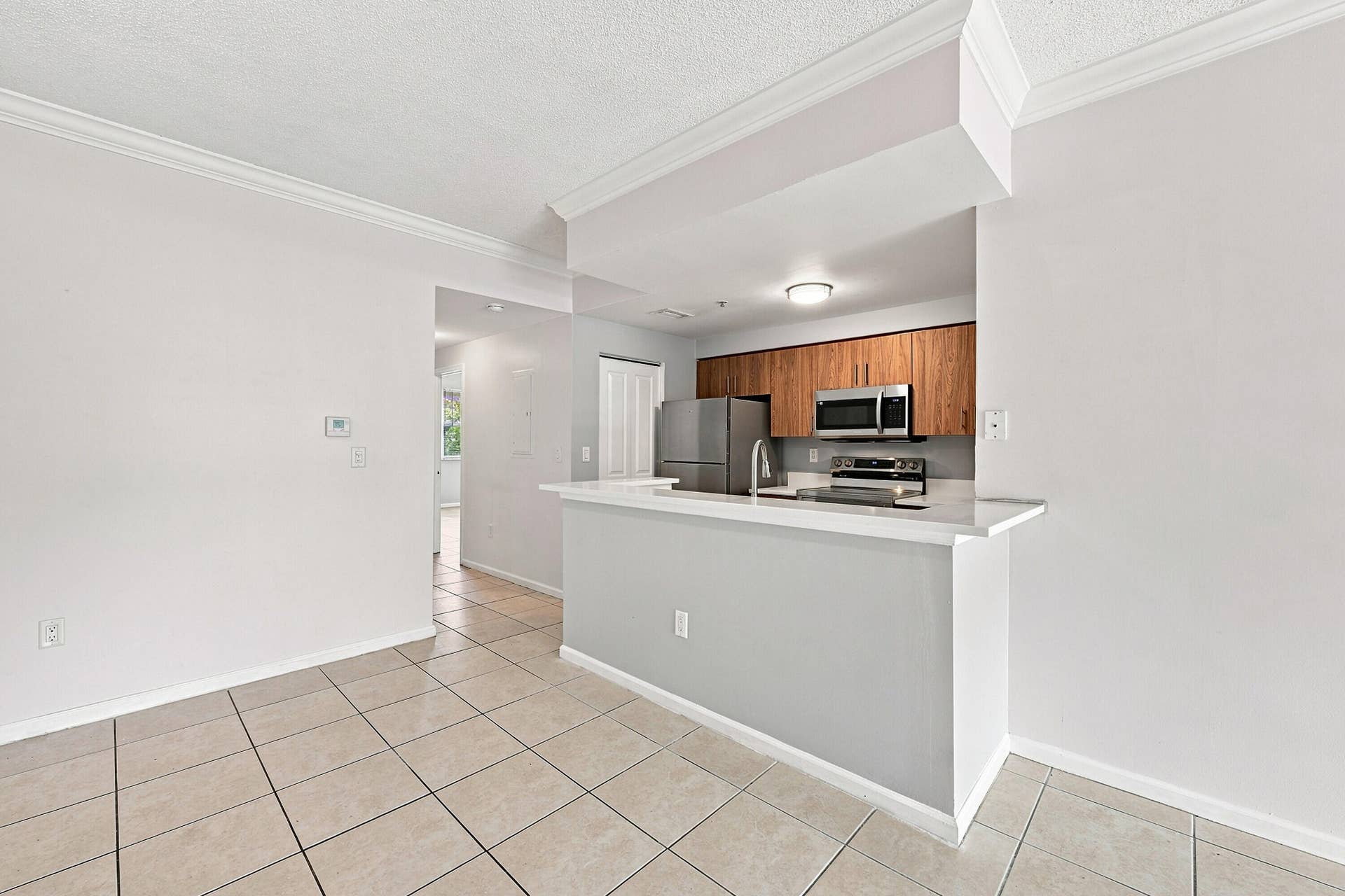 5860 W Sample Road, #307, Coral Springs, FL 33067 13_kitchen