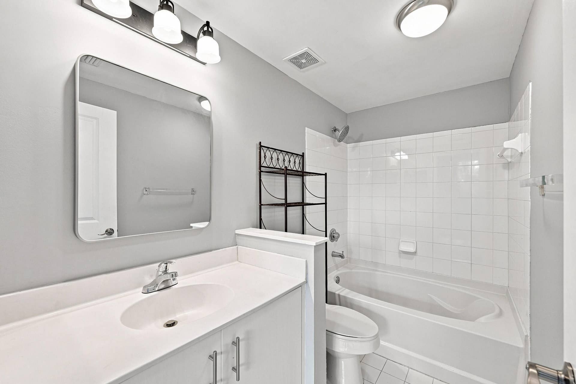 5860 W Sample Road, #307, Coral Springs, FL 33067 23_bathroom