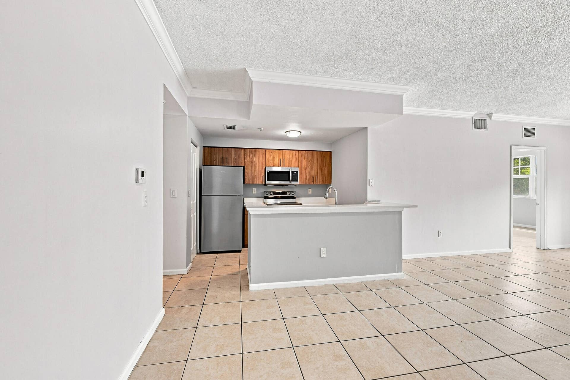 5860 W Sample Road, #307, Coral Springs, FL 33067 14_kitchen