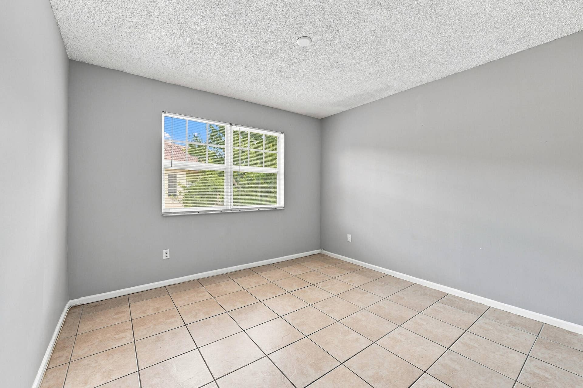 5860 W Sample Road, #307, Coral Springs, FL 33067 25_bedroom