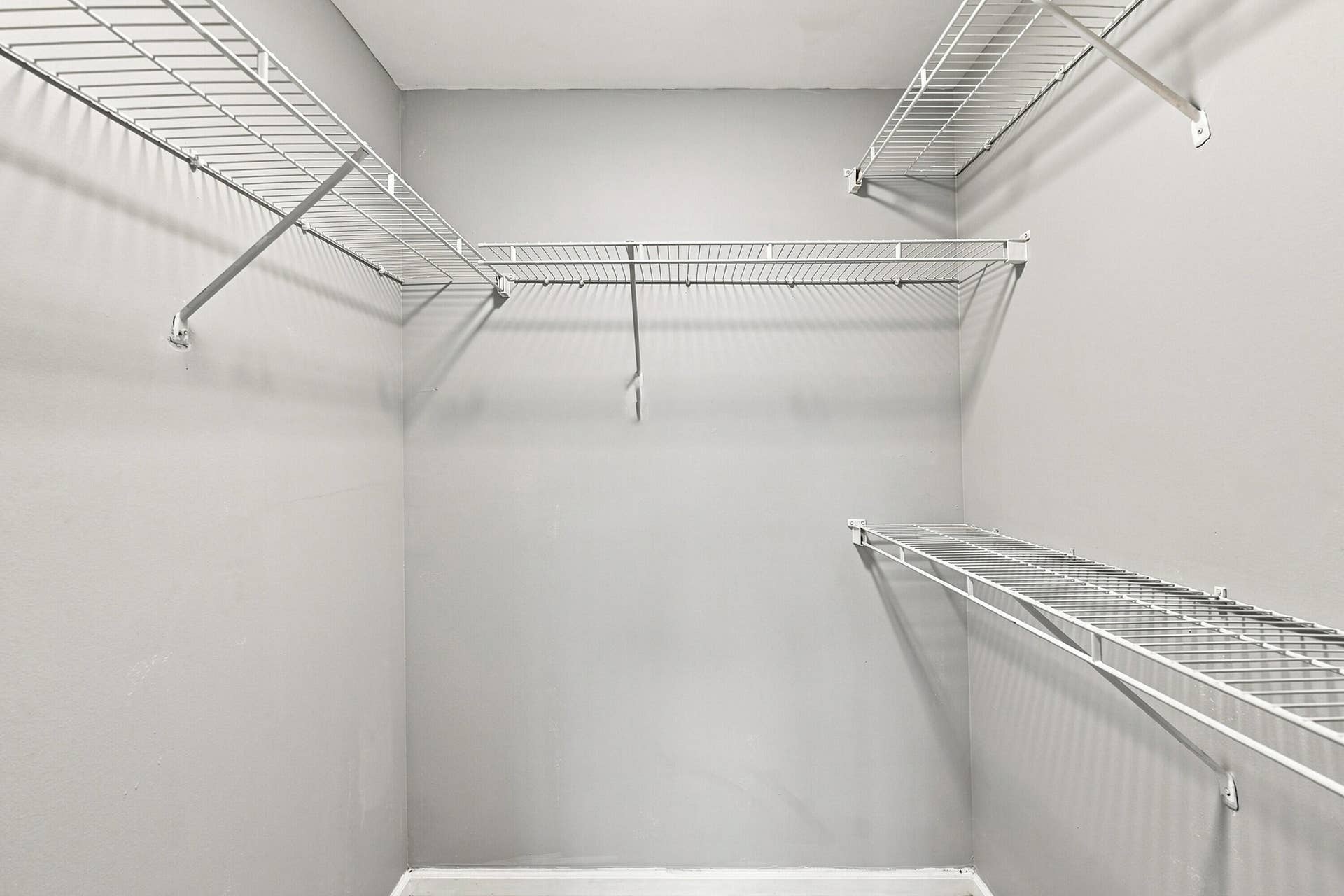 5860 W Sample Road, #307, Coral Springs, FL 33067 28_walk-in closet