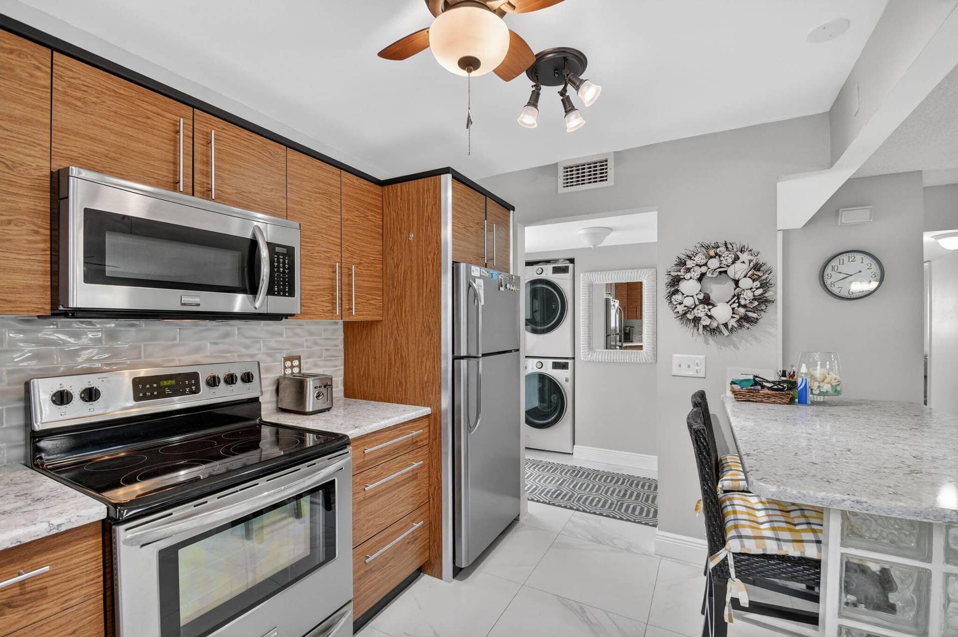 3601 S Ocean Boulevard, #104, South Palm Beach, FL 33480 kitchen