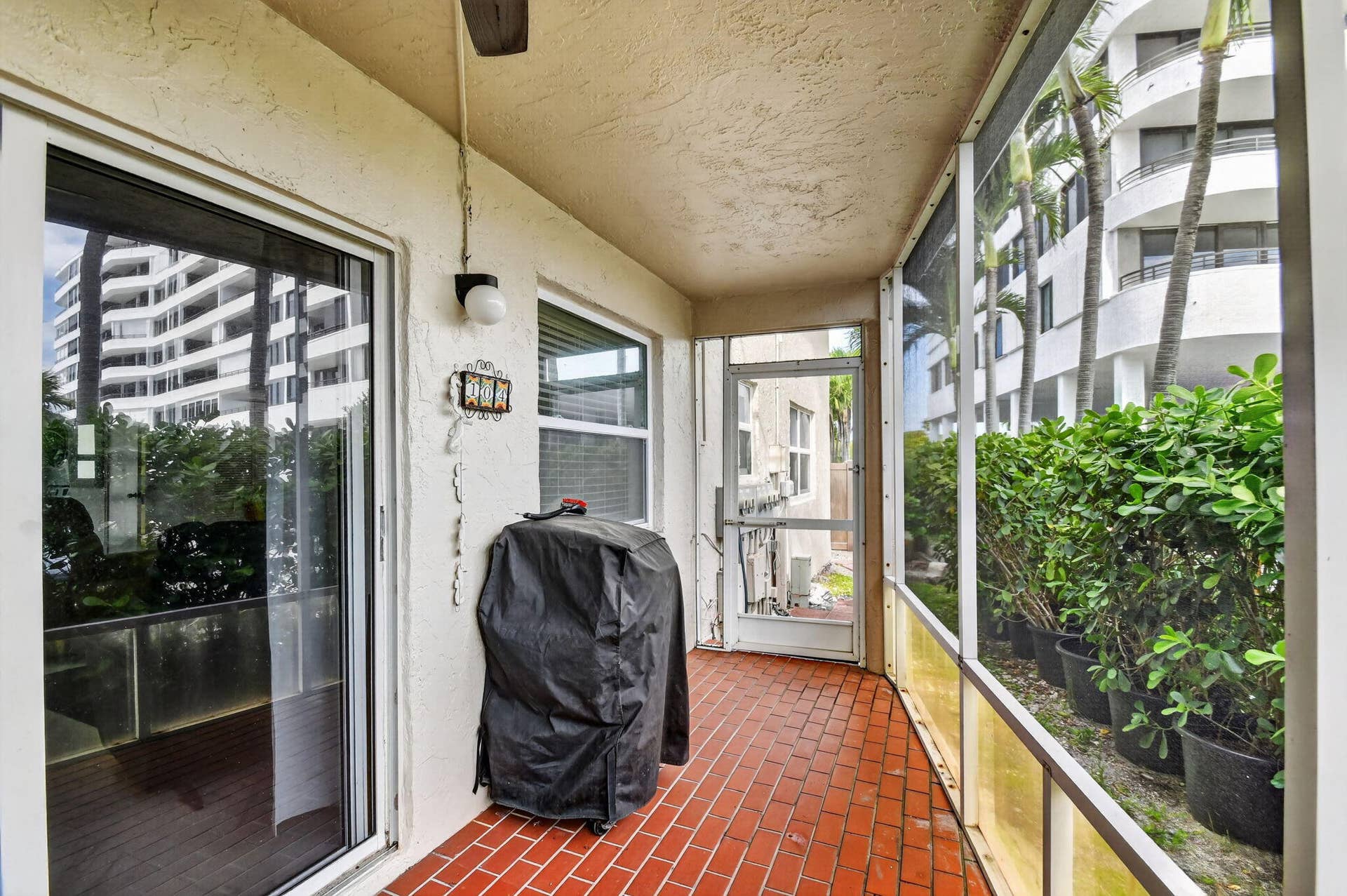 3601 S Ocean Boulevard, #104, South Palm Beach, FL 33480 screened patio
