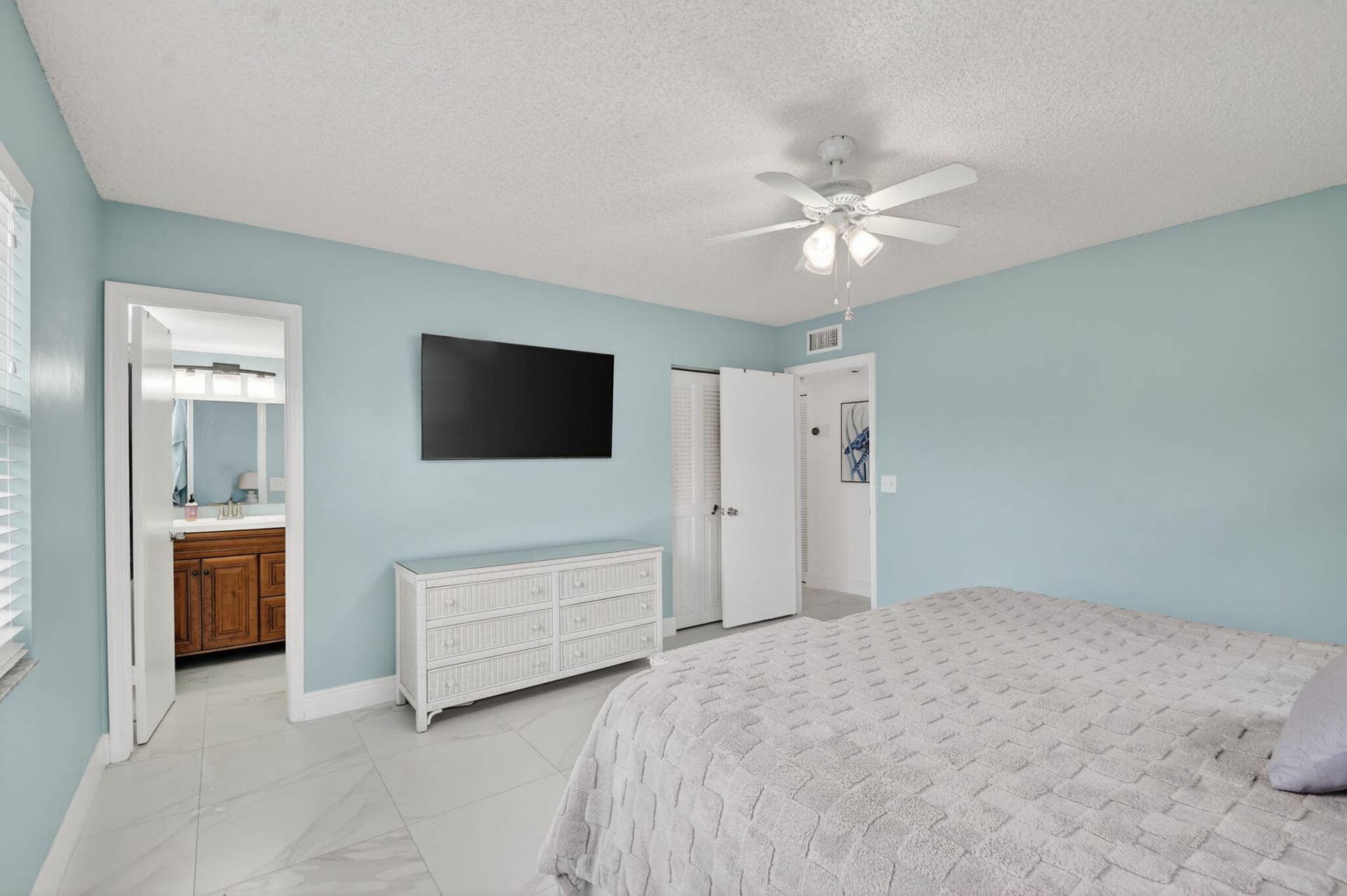 3601 S Ocean Boulevard, #104, South Palm Beach, FL 33480 primary bedroom