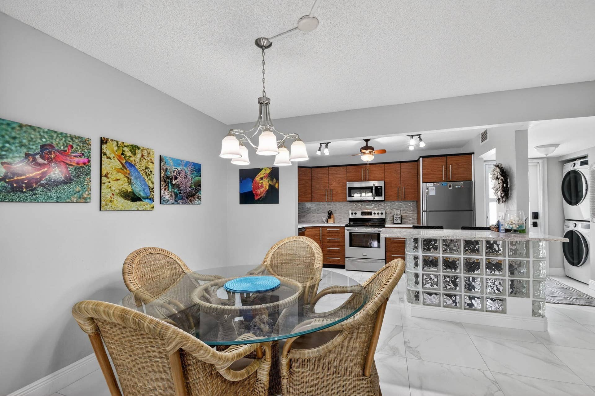 3601 S Ocean Boulevard, #104, South Palm Beach, FL 33480 dining area