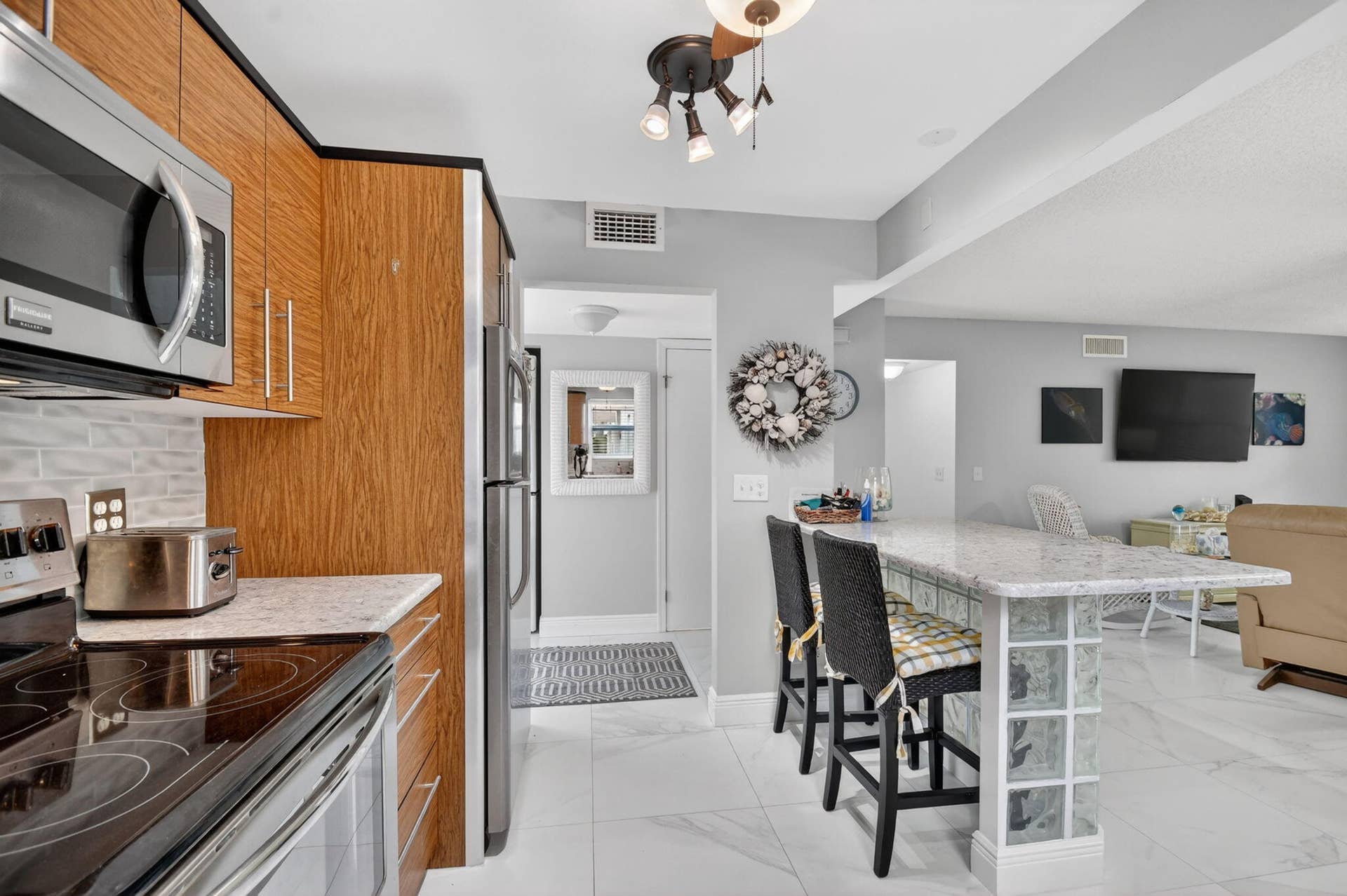 3601 S Ocean Boulevard, #104, South Palm Beach, FL 33480 kitchen