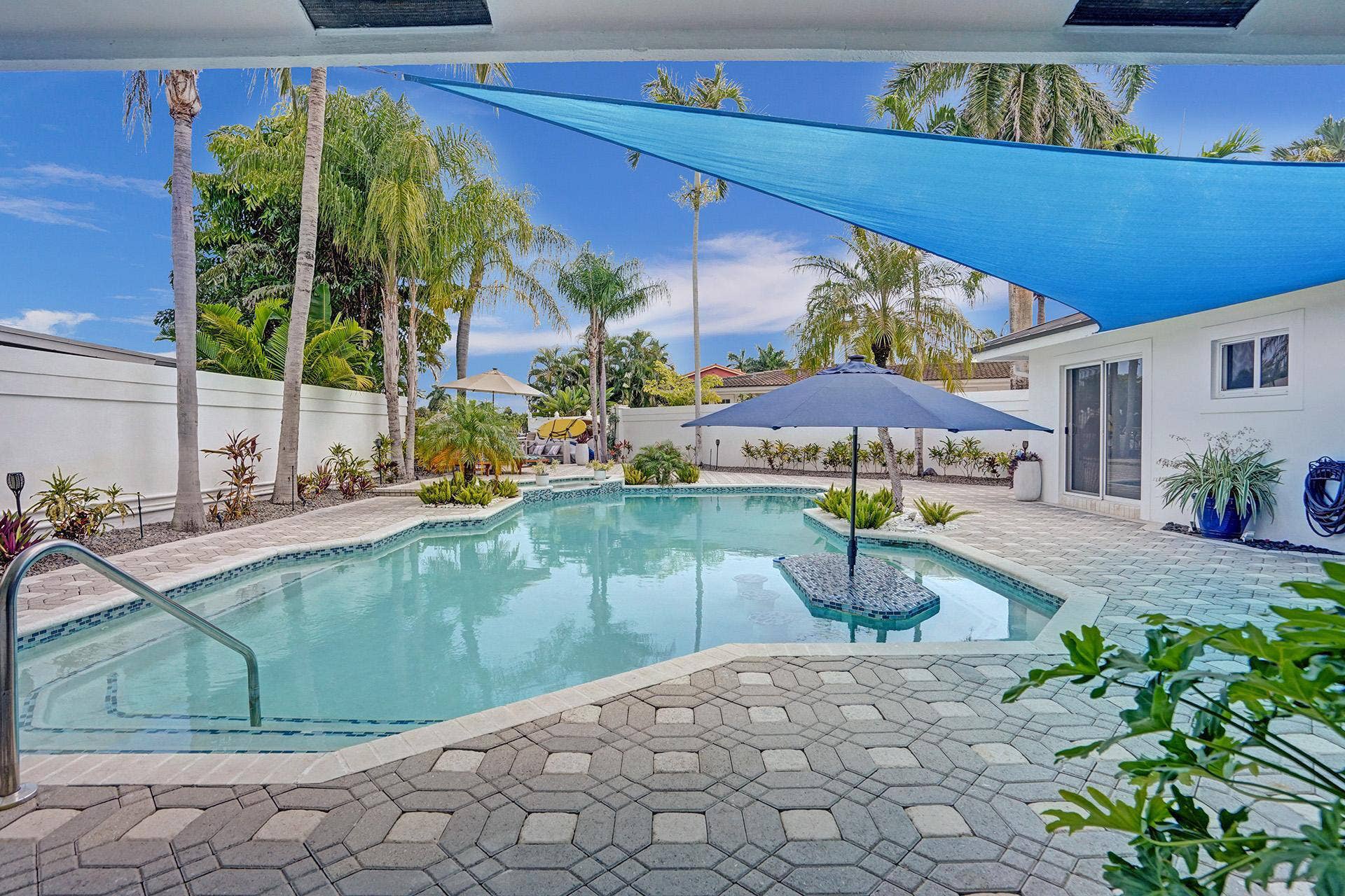 201 SE 11th Street, Pompano Beach, FL 33060 75-ROY07547