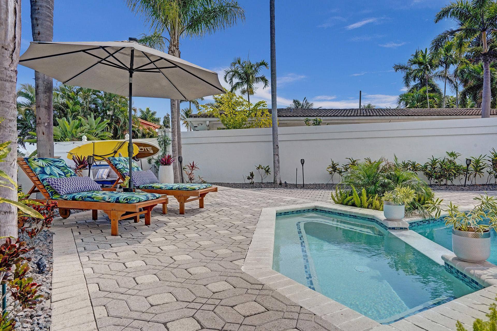 201 SE 11th Street, Pompano Beach, FL 33060 89-ROY07646