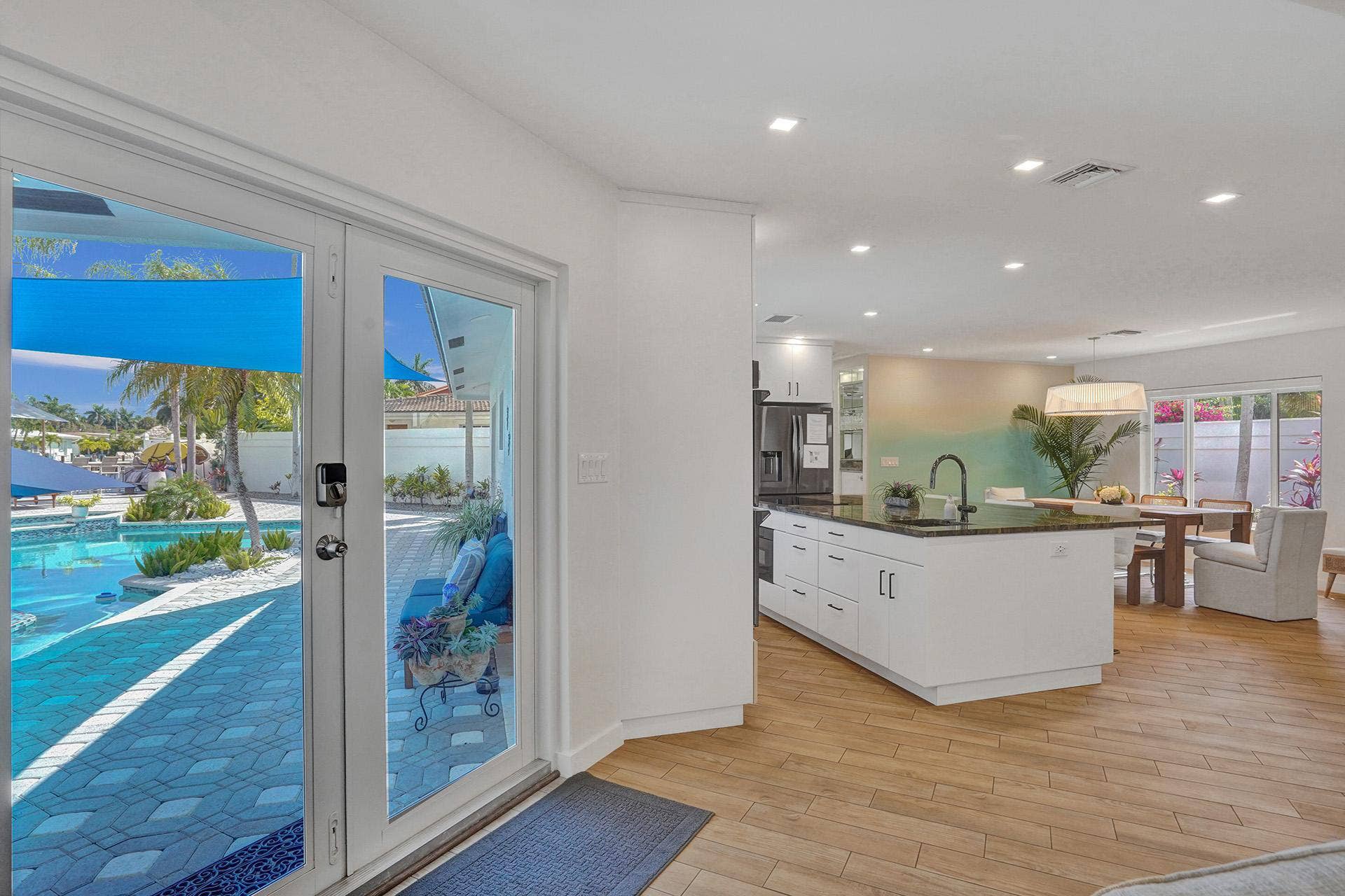 201 SE 11th Street, Pompano Beach, FL 33060 23-ROY07433