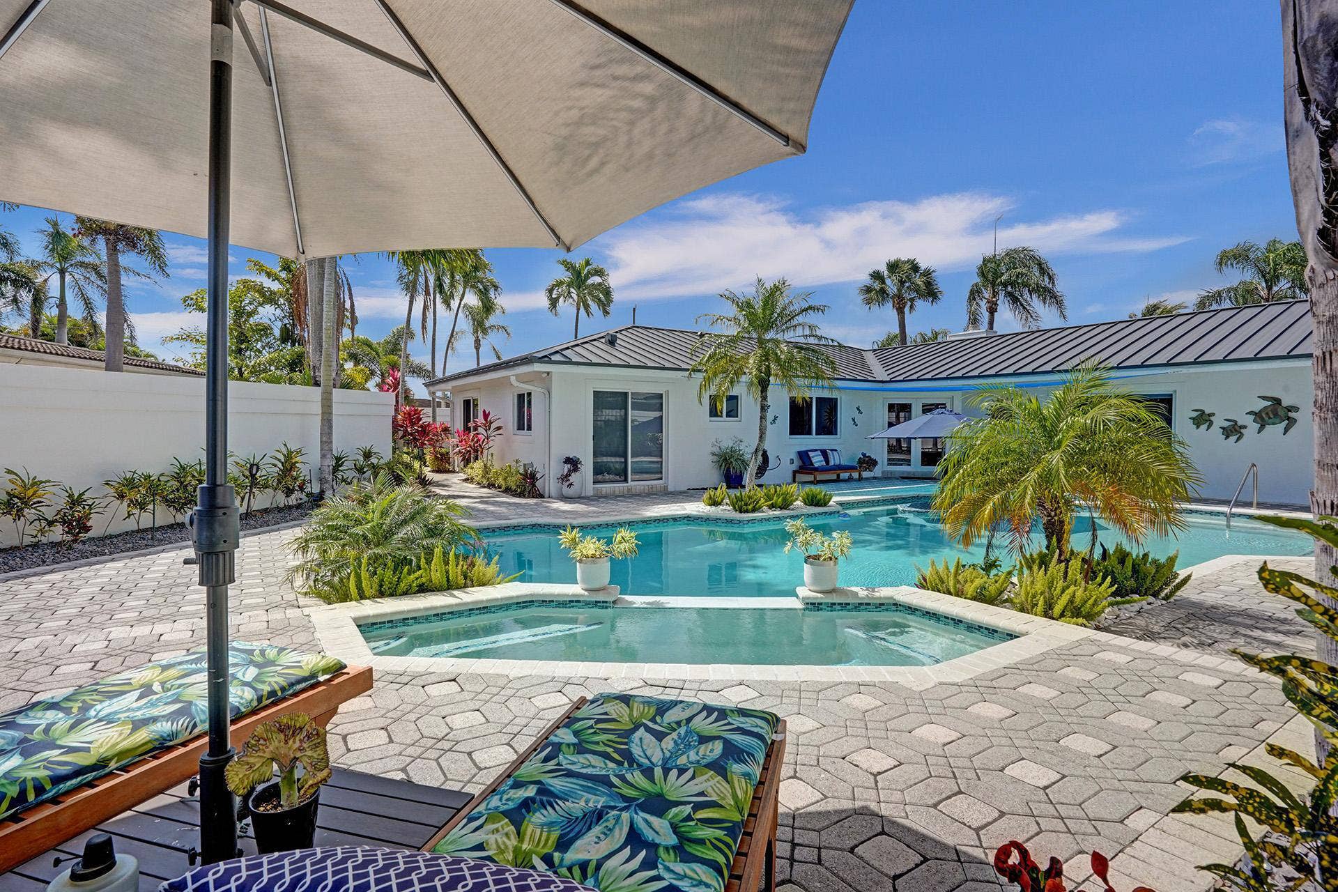 201 SE 11th Street, Pompano Beach, FL 33060 86-ROY07598