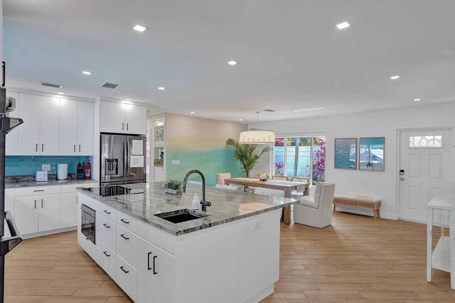 201 SE 11th Street, Pompano Beach, FL 33060 24-ROY07436