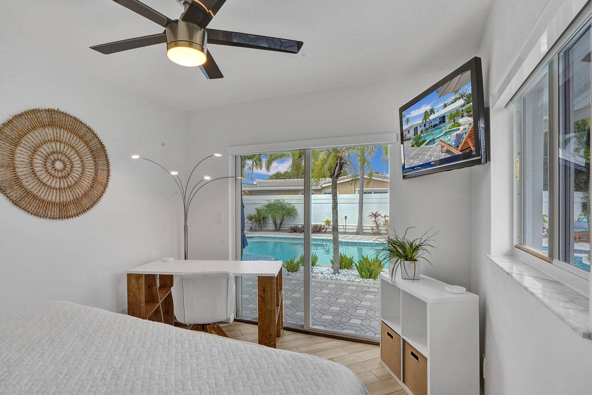 201 SE 11th Street, Pompano Beach, FL 33060 55-ROY09445
