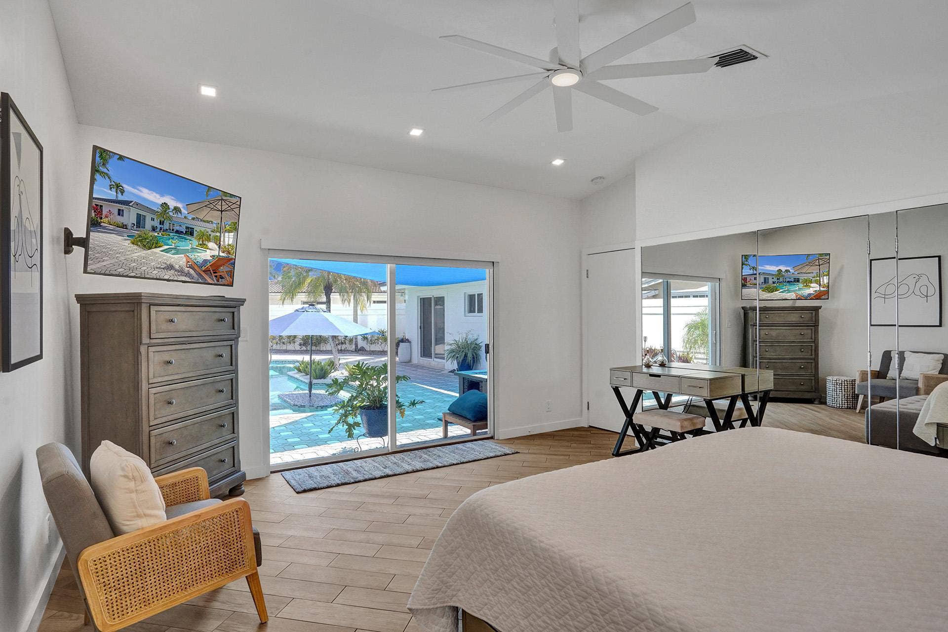 201 SE 11th Street, Pompano Beach, FL 33060 49-ROY07385