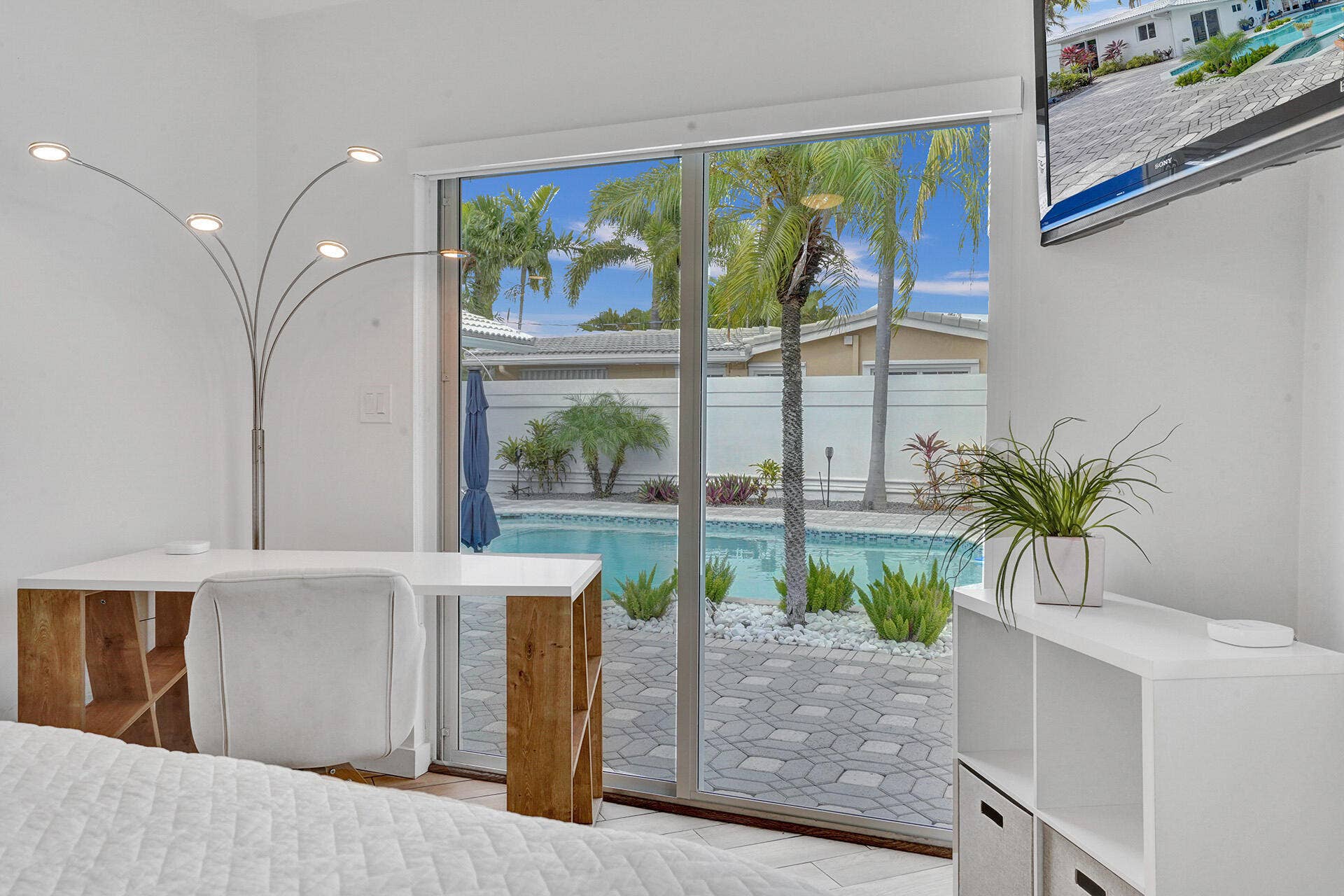 201 SE 11th Street, Pompano Beach, FL 33060 56-ROY09448