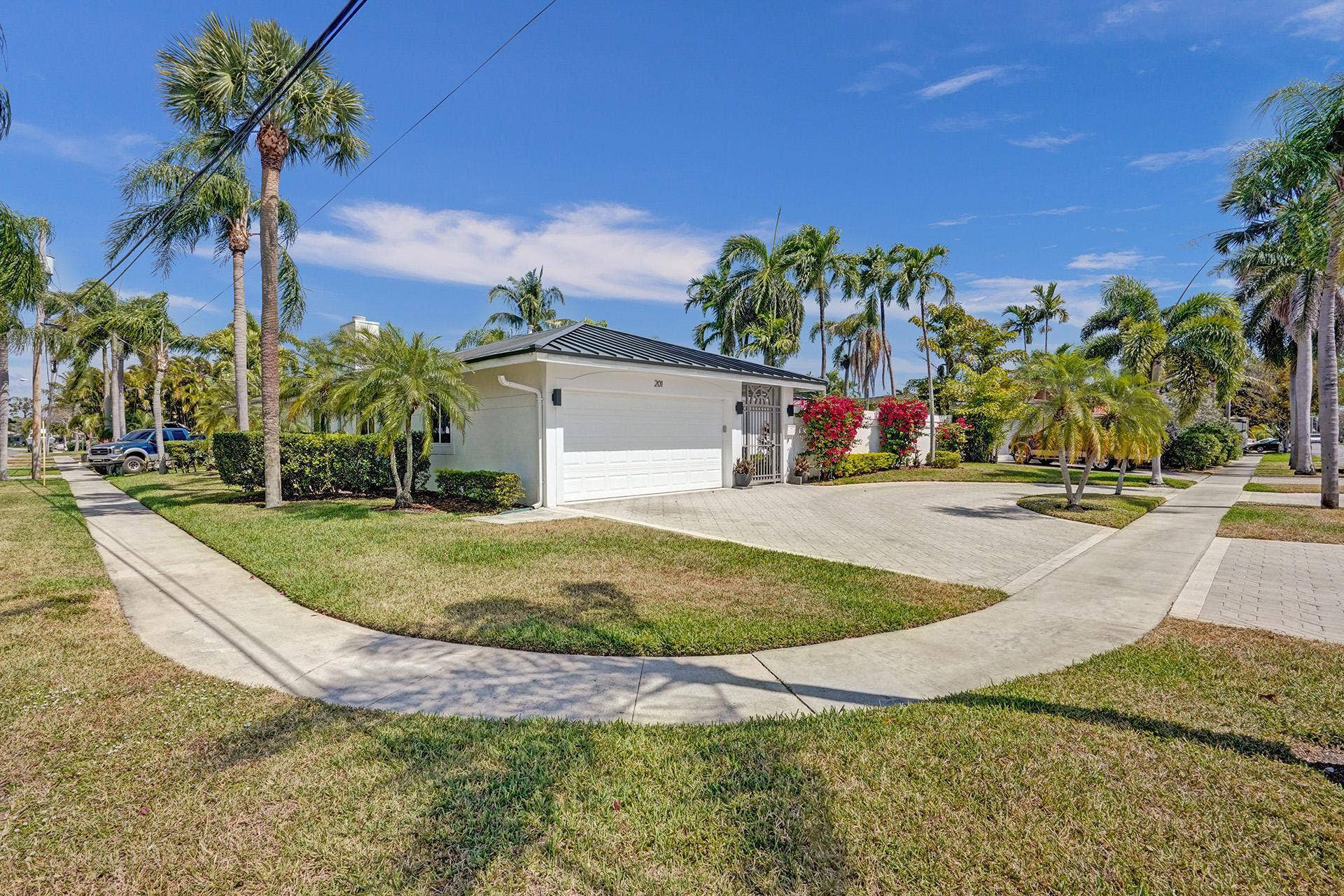 201 SE 11th Street, Pompano Beach, FL 33060 06-ROY07670