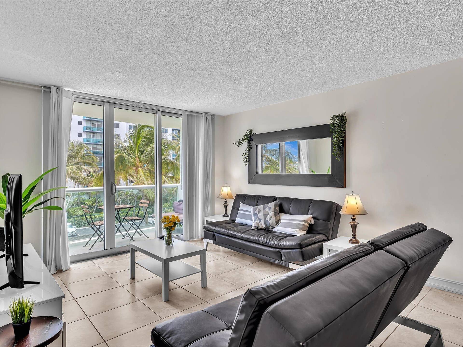 3901 S Ocean Drive, #3j, Hollywood, Hollywood, FL 33019 Living room