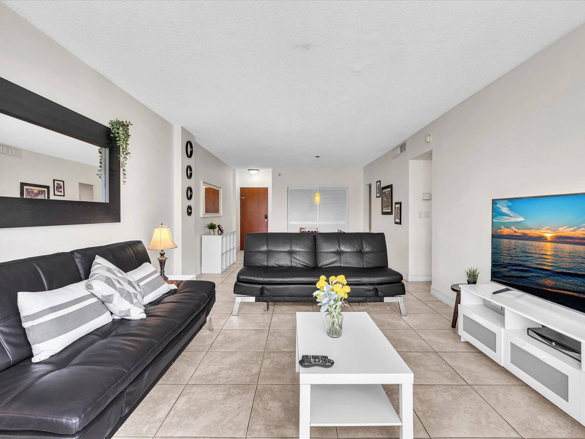 3901 S Ocean Drive, #3j, Hollywood, Hollywood, FL 33019 Living room