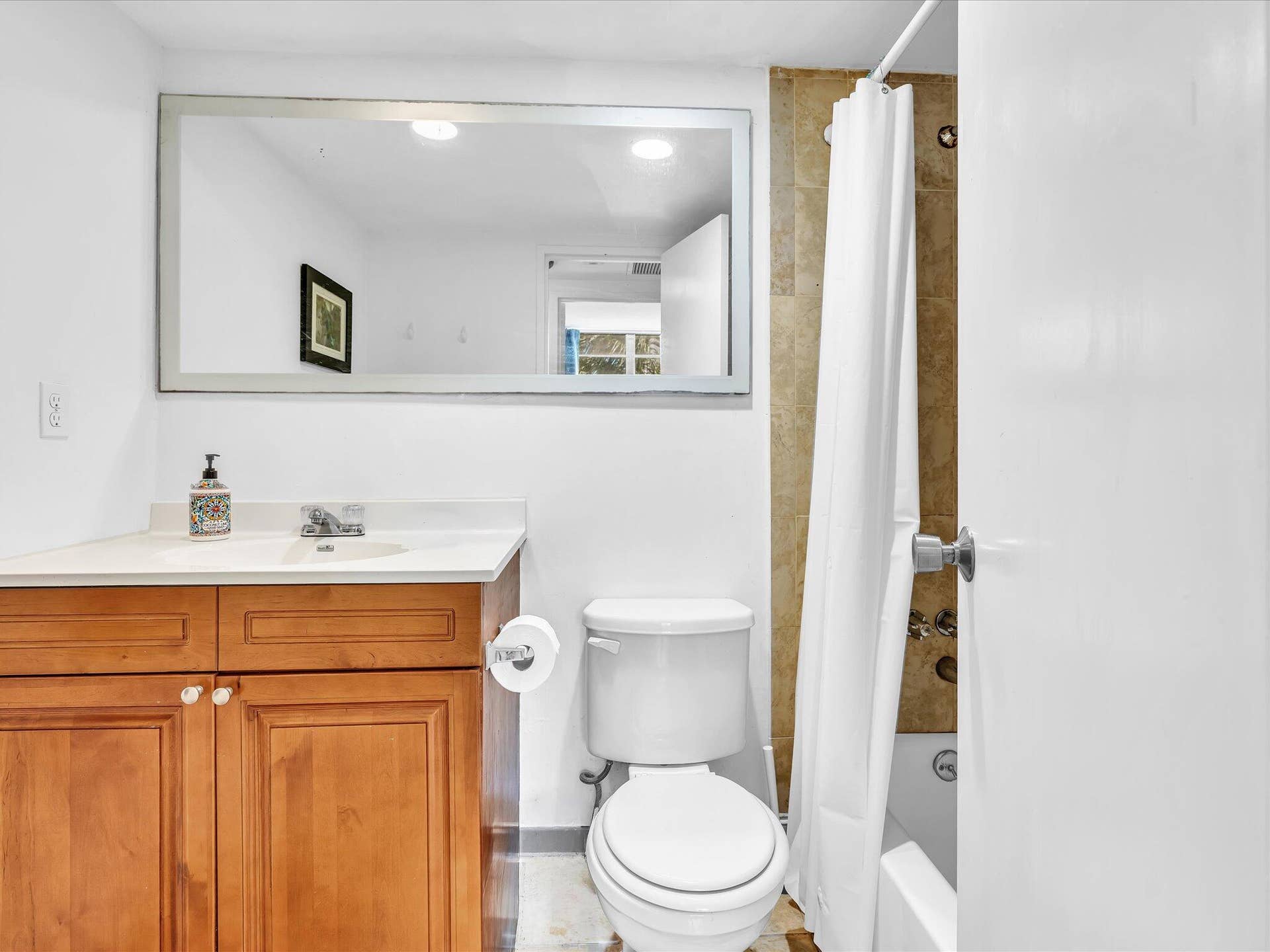 3901 S Ocean Drive, #3j, Hollywood, Hollywood, FL 33019 Bathroom