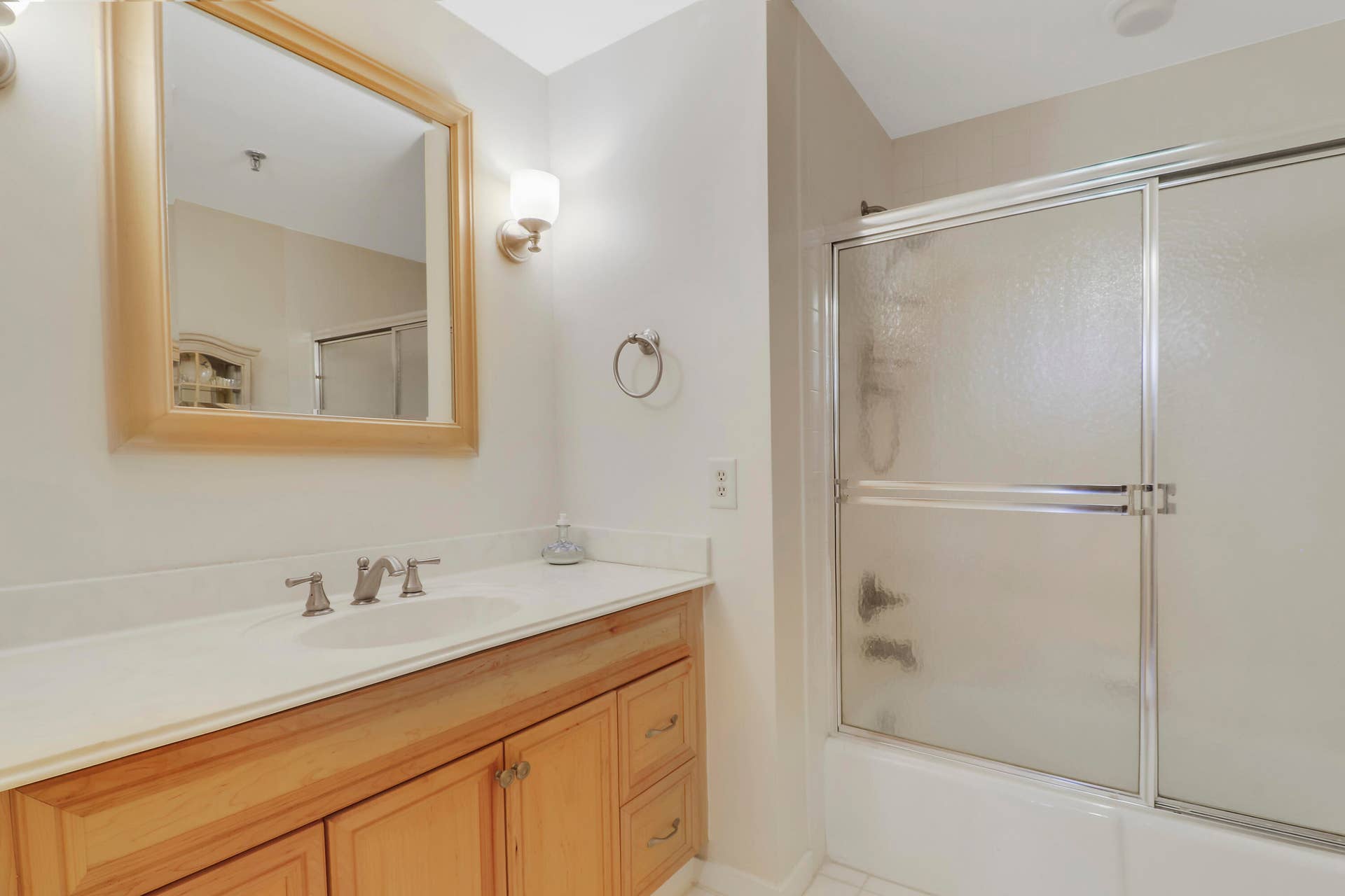 11370 Twelve Oaks Way, #416, North Palm Beach, FL 33408 Guest Bath