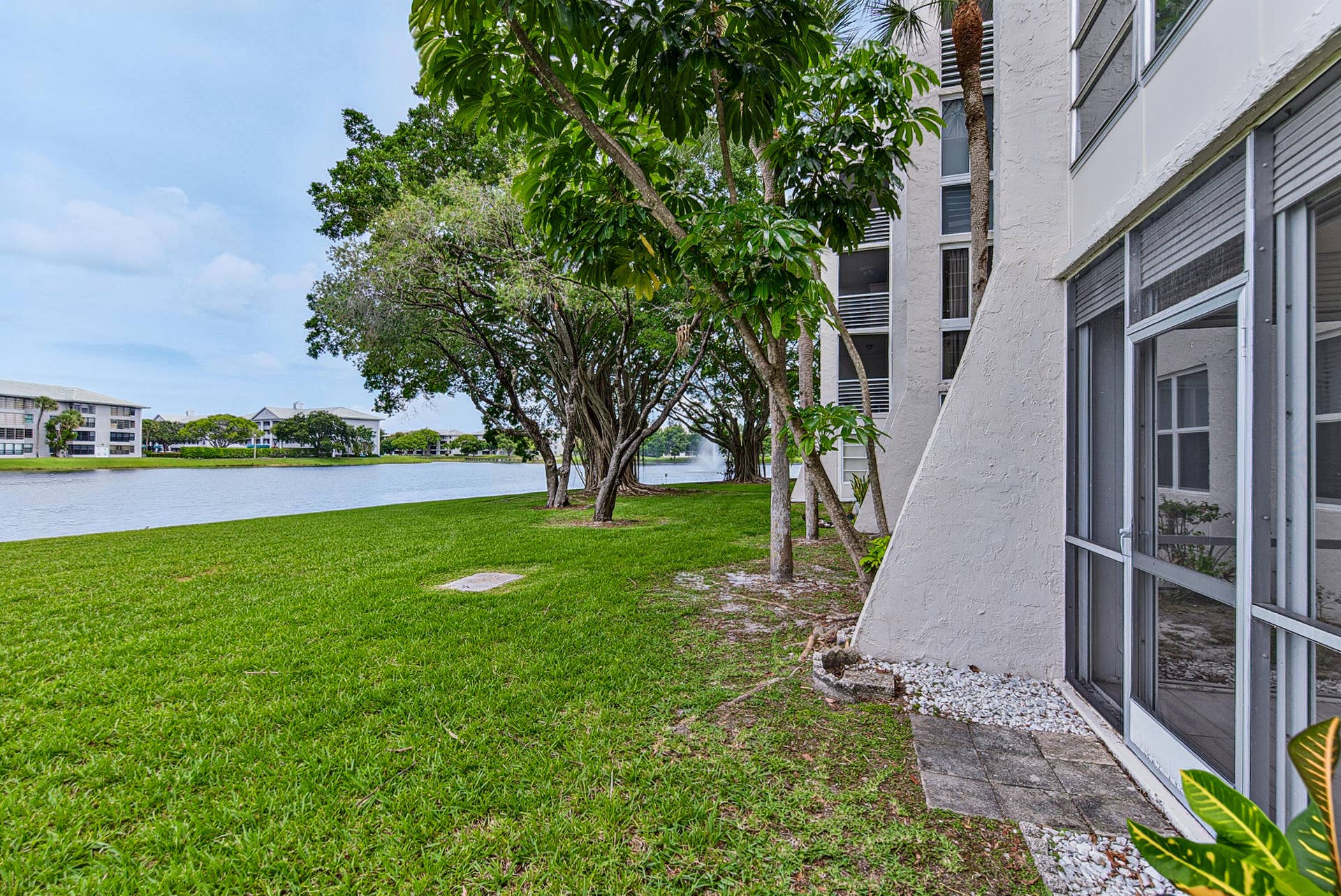 9420 Poinciana Place, #108, Davie, FL 33324 Screened patio