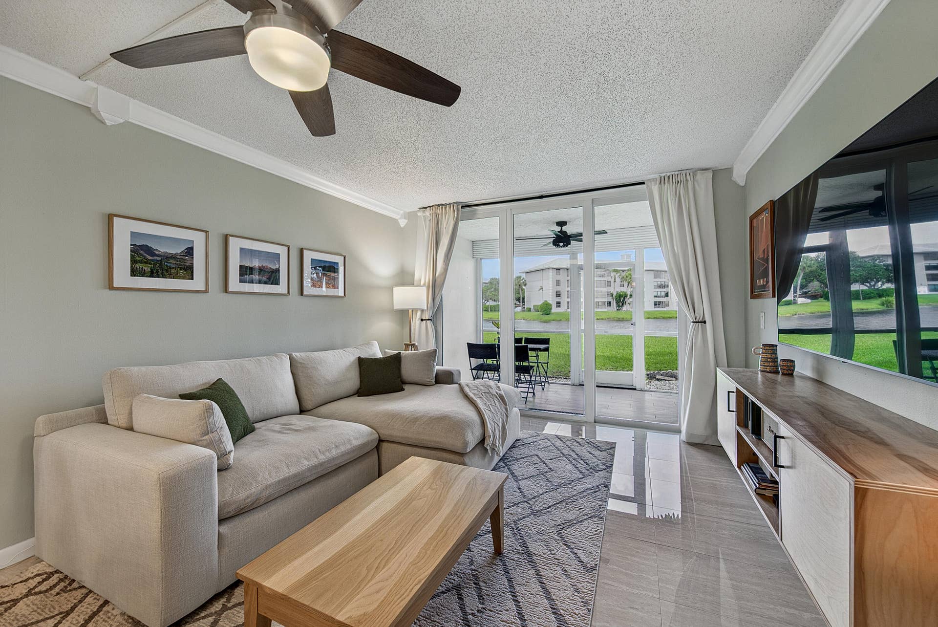 9420 Poinciana Place, #108, Davie, FL 33324 Nice size living space