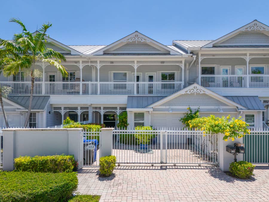 Property photo for 302 NE 11th Avenue, Fort Lauderdale, FL