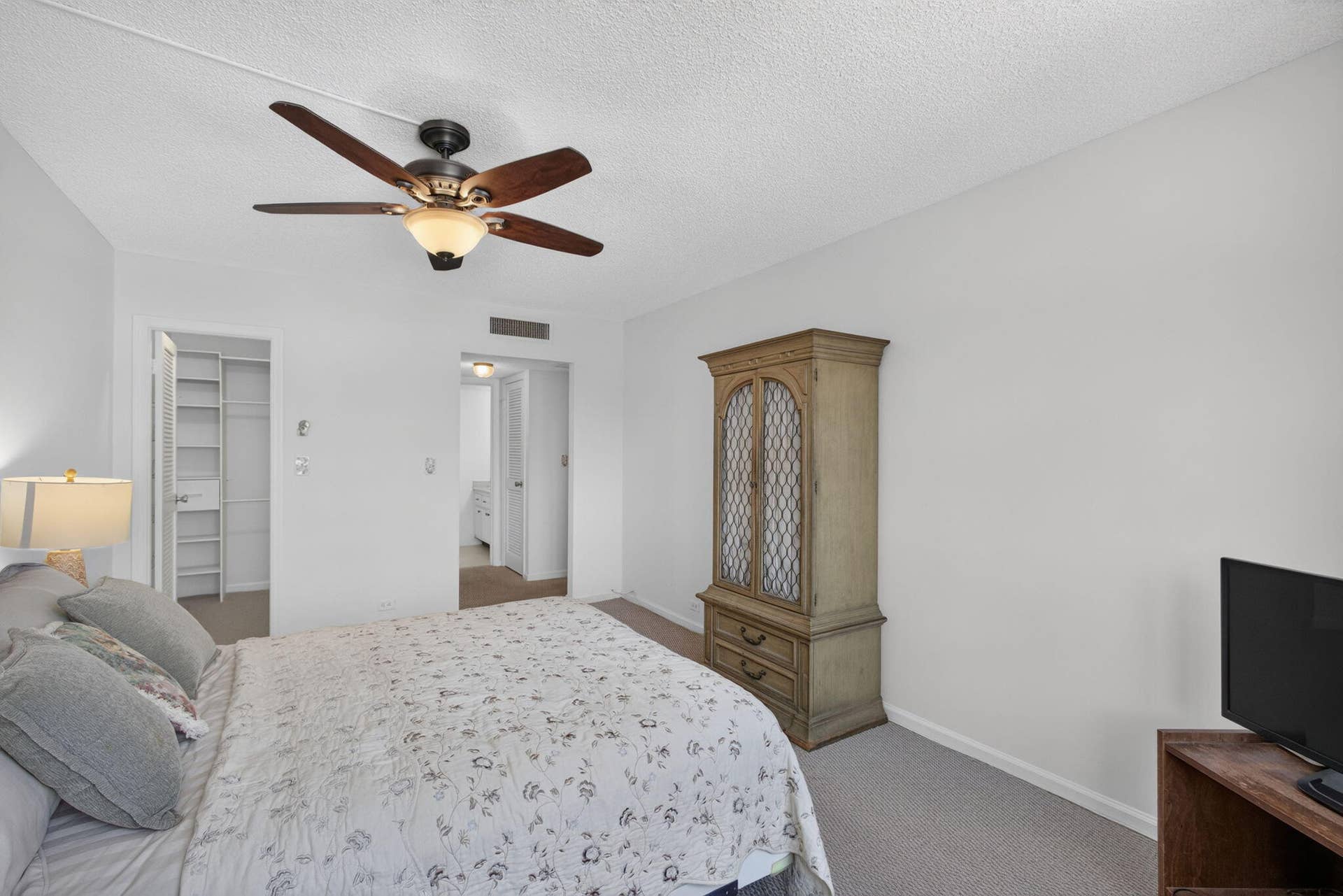 1208 Marine Way, #205, North Palm Beach, FL 33408 Primary suite